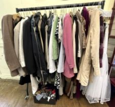 Assorted mens and womens vintage clothing (qty)