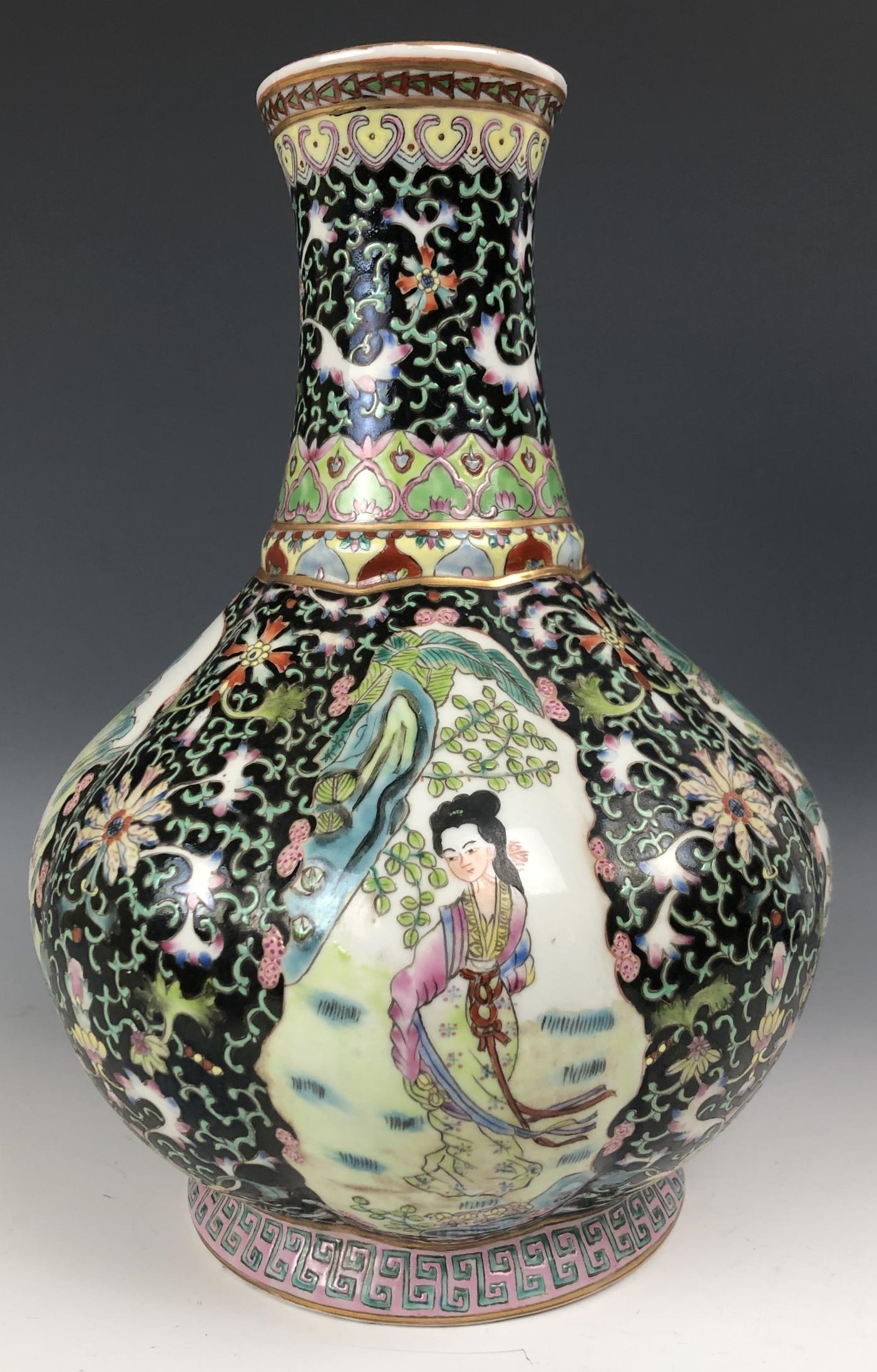 A Chinese famille noire vase, decorated figures, 30 cm high - Image 2 of 4