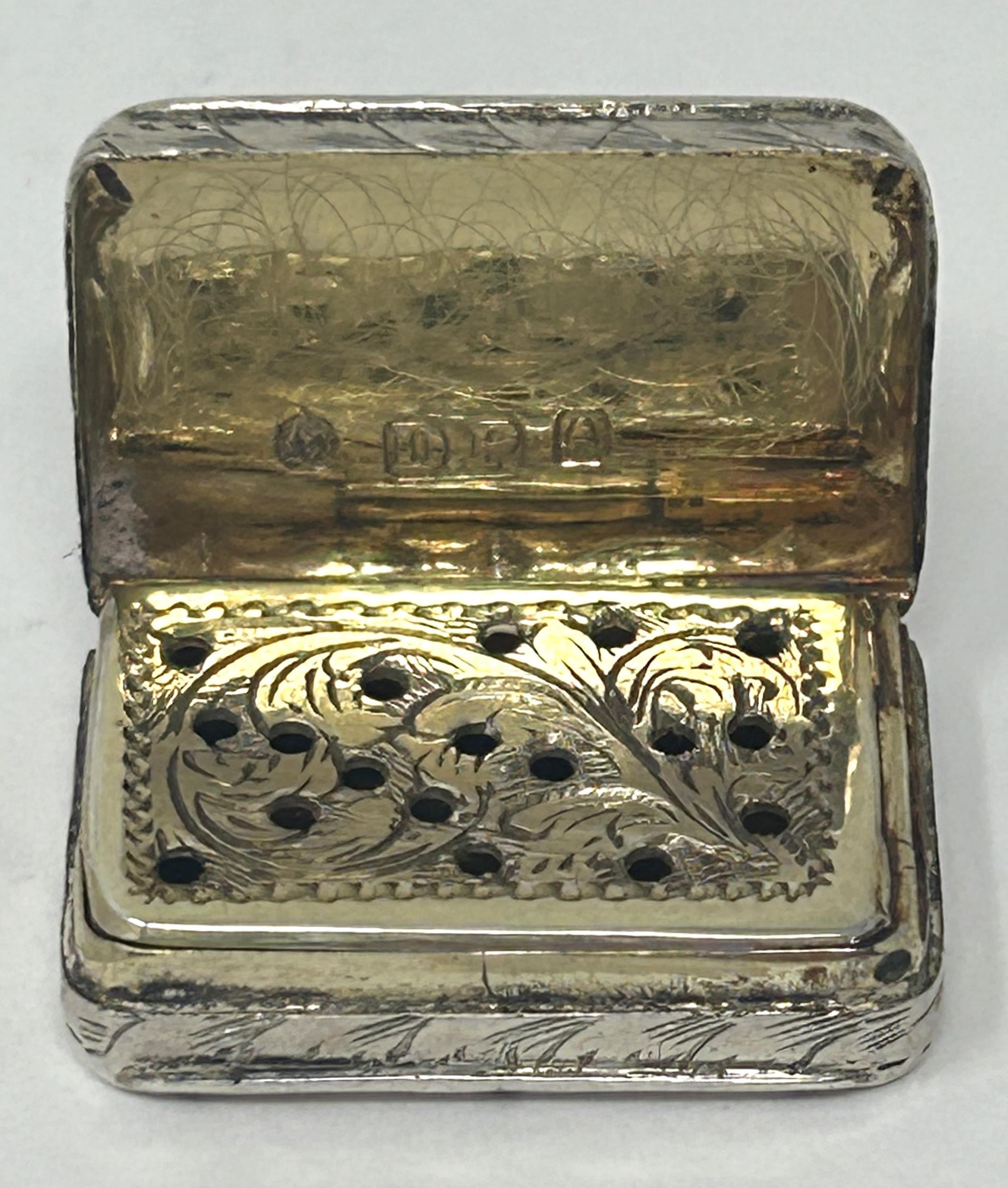 A 19th century silver vinaigrette, 6.2 g - Image 2 of 4
