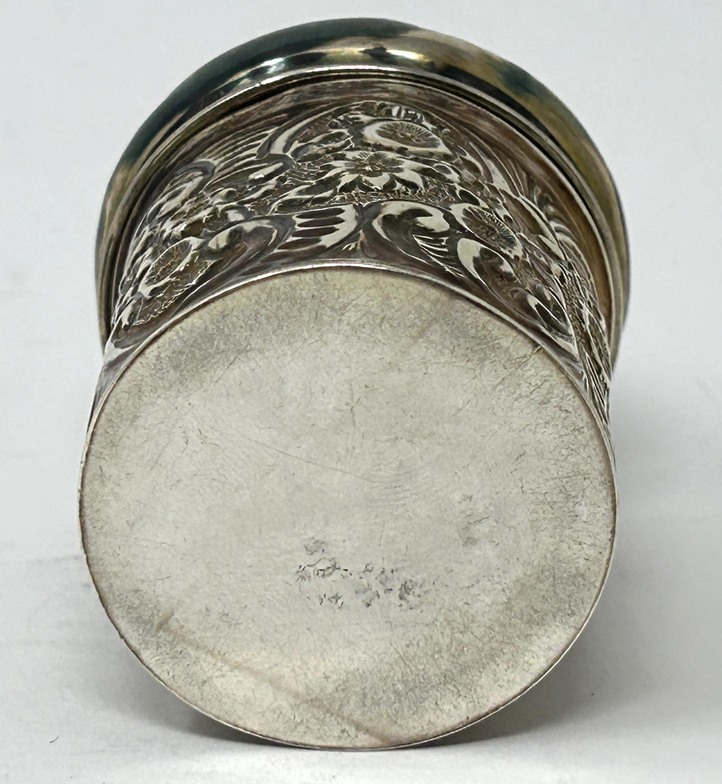 An Edward VII silver cylindrical box and cover, Sheffield 1901, 1.5 ozt - Image 7 of 7