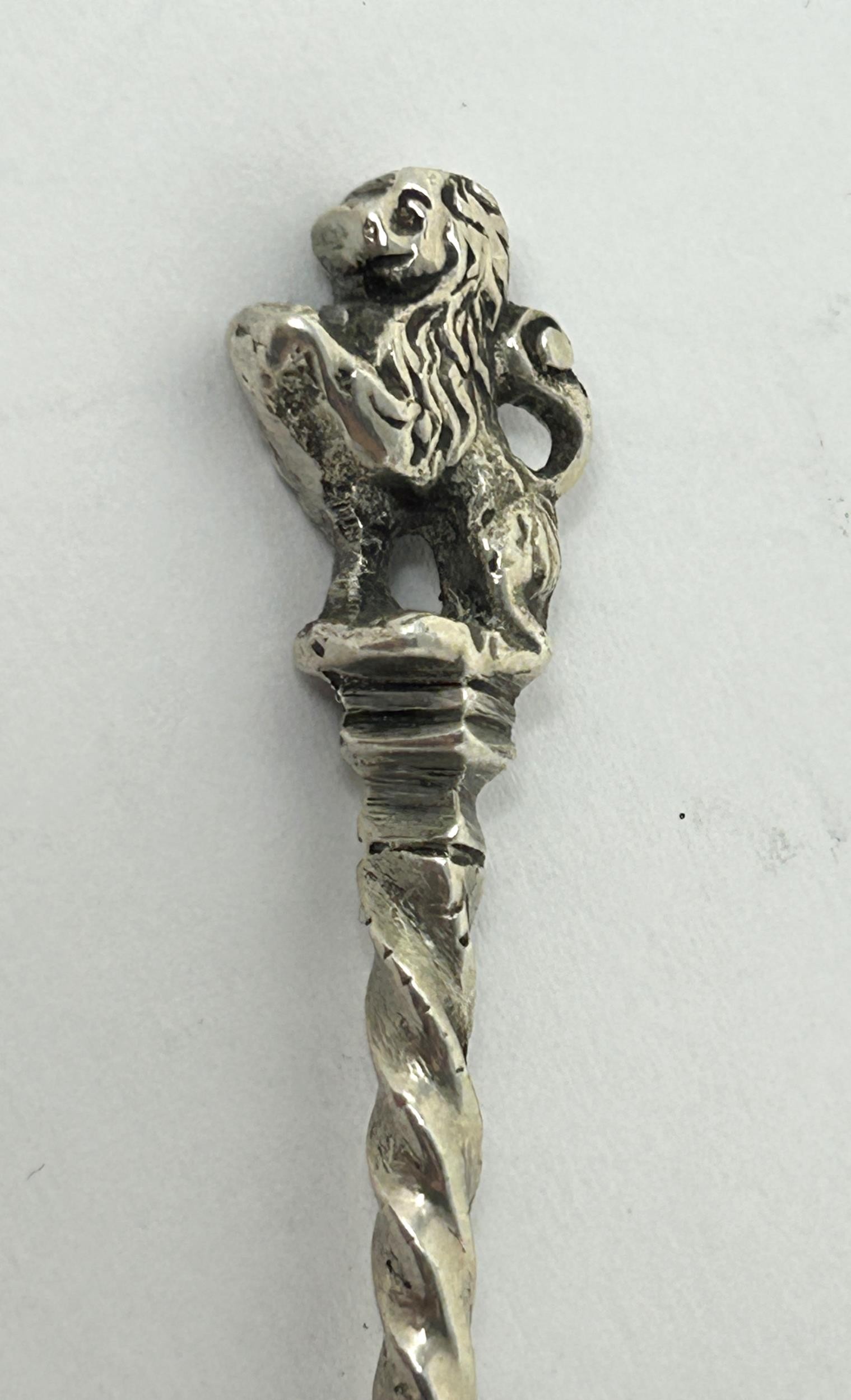 A 19th century French silver spoon, with a lion finial, 30 g - Image 3 of 5