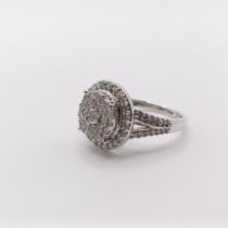 A diamond cluster ring, set in 9ct white gold, with split shoulders, R/C diamonds 1.00ct, ring