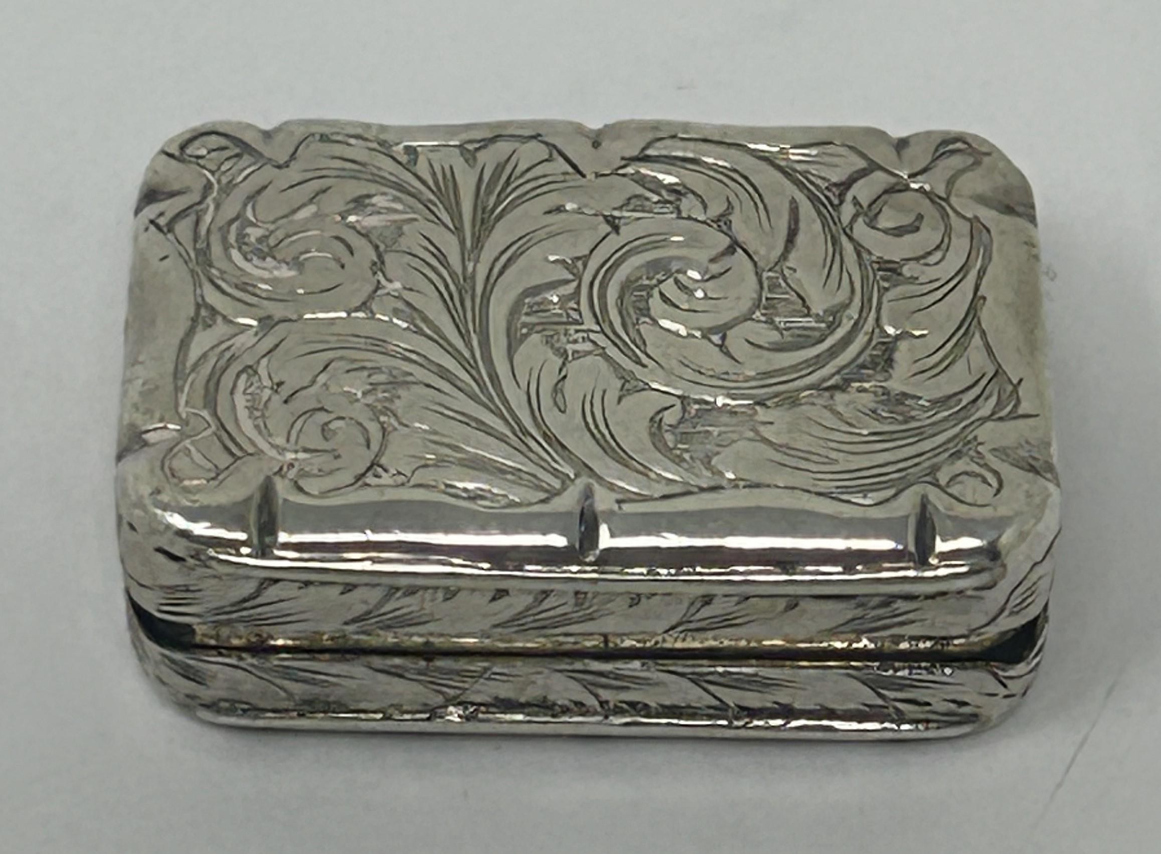 A 19th century silver vinaigrette, 6.2 g - Image 3 of 4