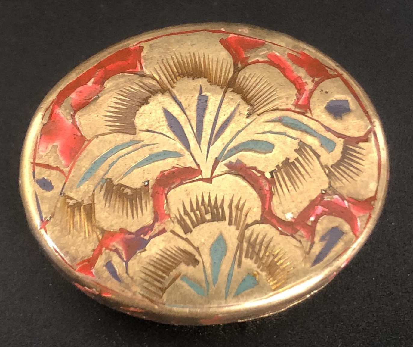 An Indian oval pill box, with enamel decoration - Image 2 of 4