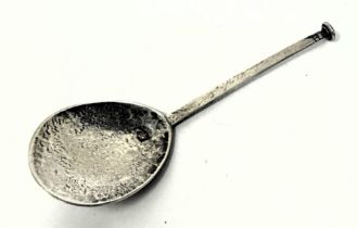 An Elizabeth II silver seal top style spoon, 23 g