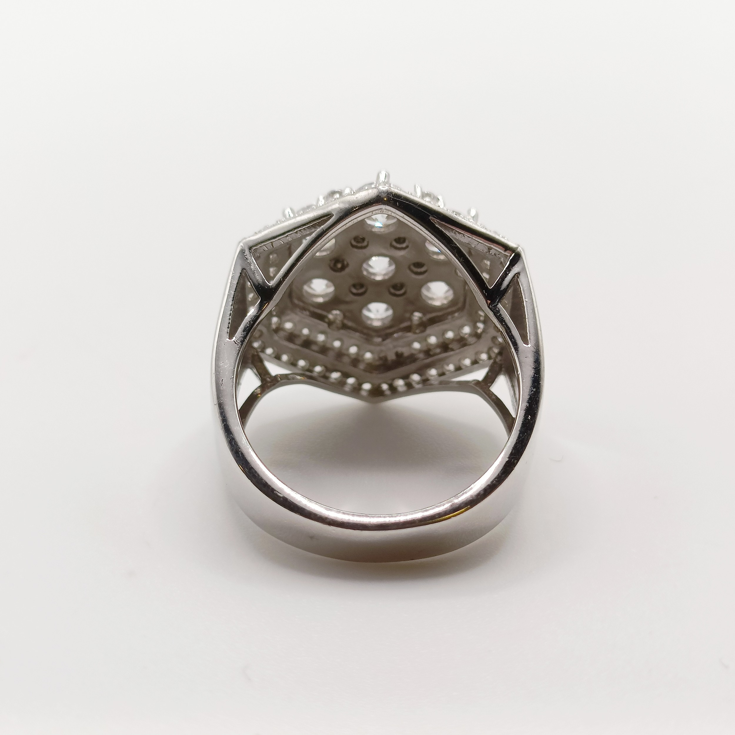 A large hexagonal white CZ-set silver ring, size N - Image 4 of 6