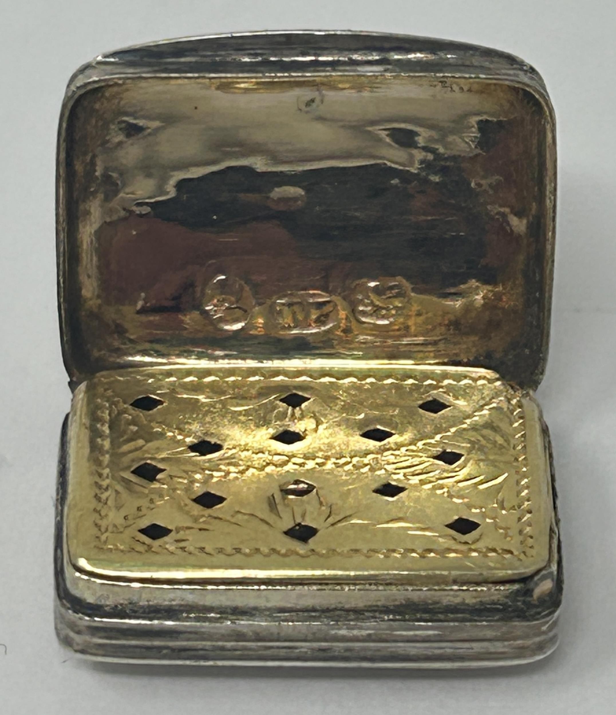 A 19th century silver vinaigrette, marks rubbed, 6.4 g - Image 2 of 3