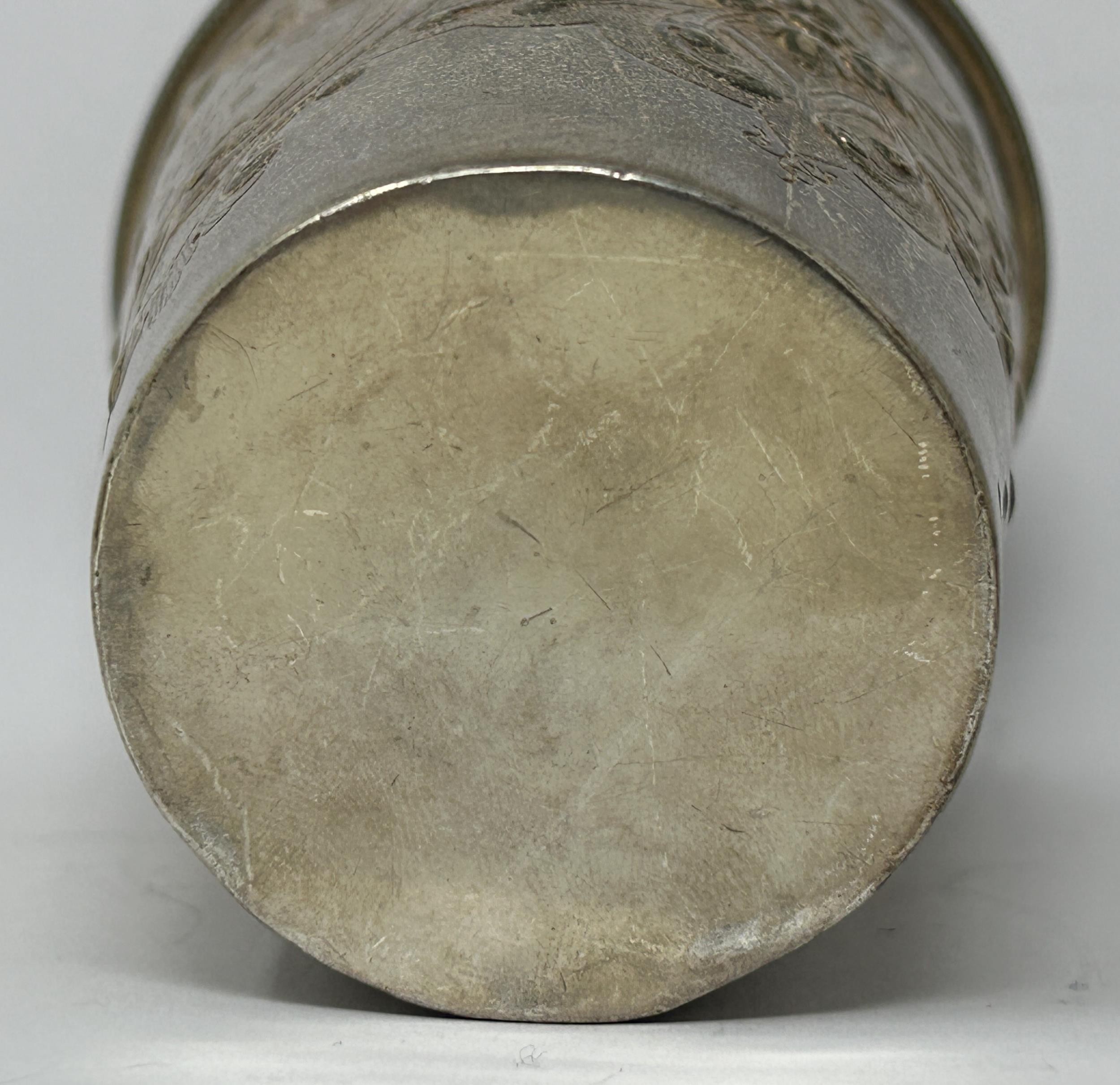 A Victorian silver beaker, London 1871, 3.9 ozt - Image 6 of 7