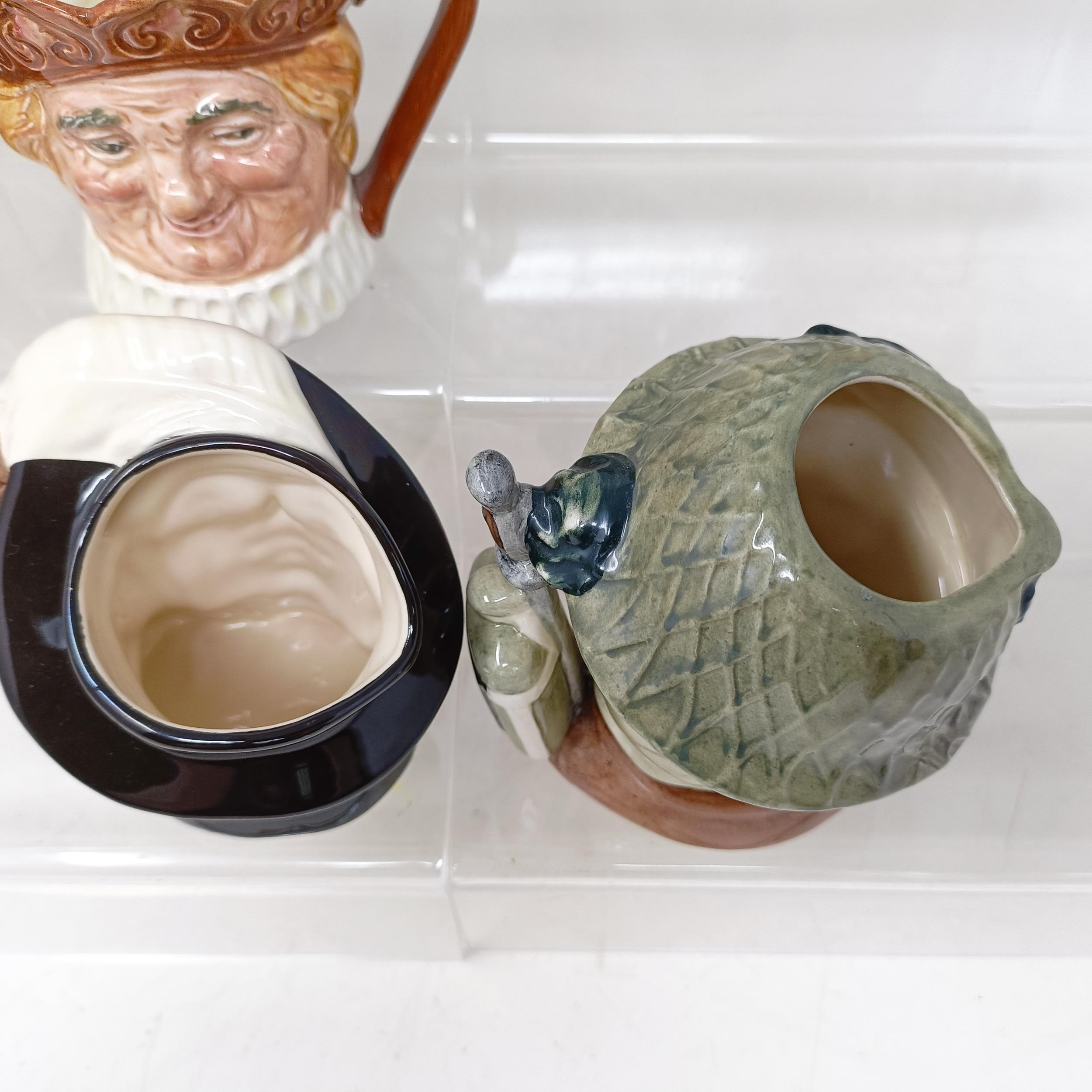 A Royal Doulton character jug, Robin Hood, 9 cm, Tam o Shanter D6640, Old King Cole, 9 cm high, - Bild 26 aus 43