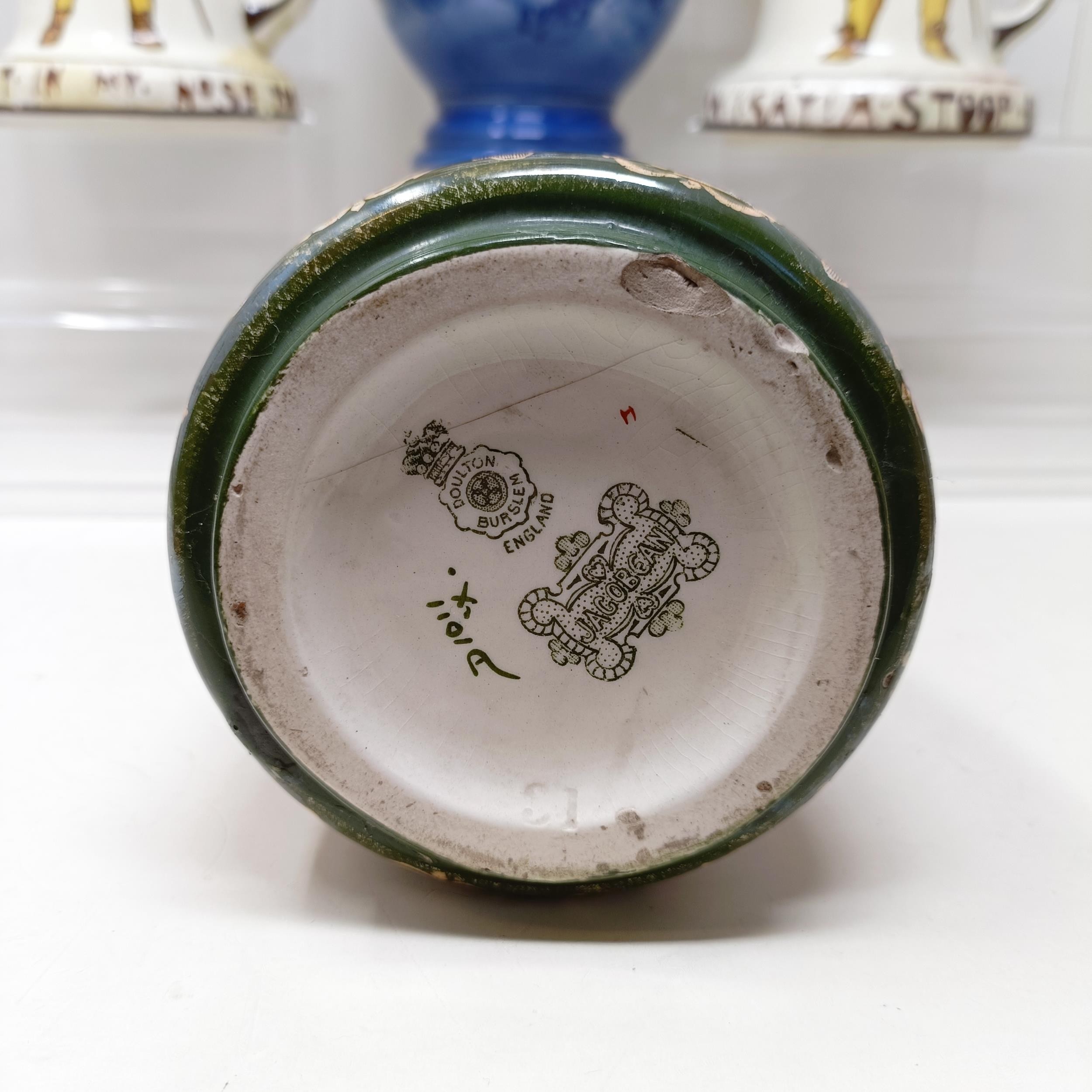 A Royal Doulton jug, decorated figure, 21 cm high, a Royal Doulton jug, Oliver Twist D5617, and - Bild 21 aus 45