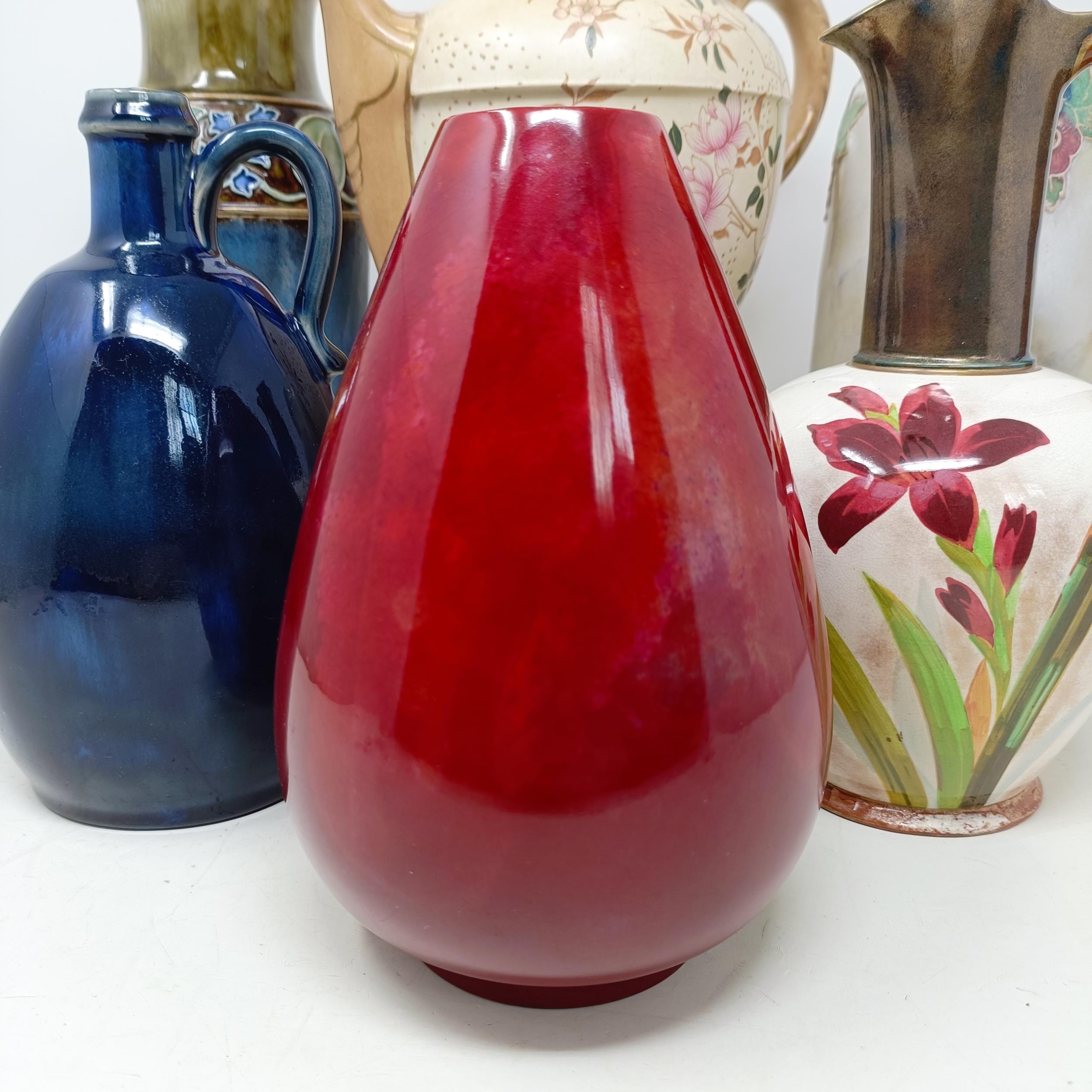 A Royal Doulton Flambé vase, 17 cm high, a Doulton Burslem teapot, two Doulton vases and two jugs ( - Bild 2 aus 33