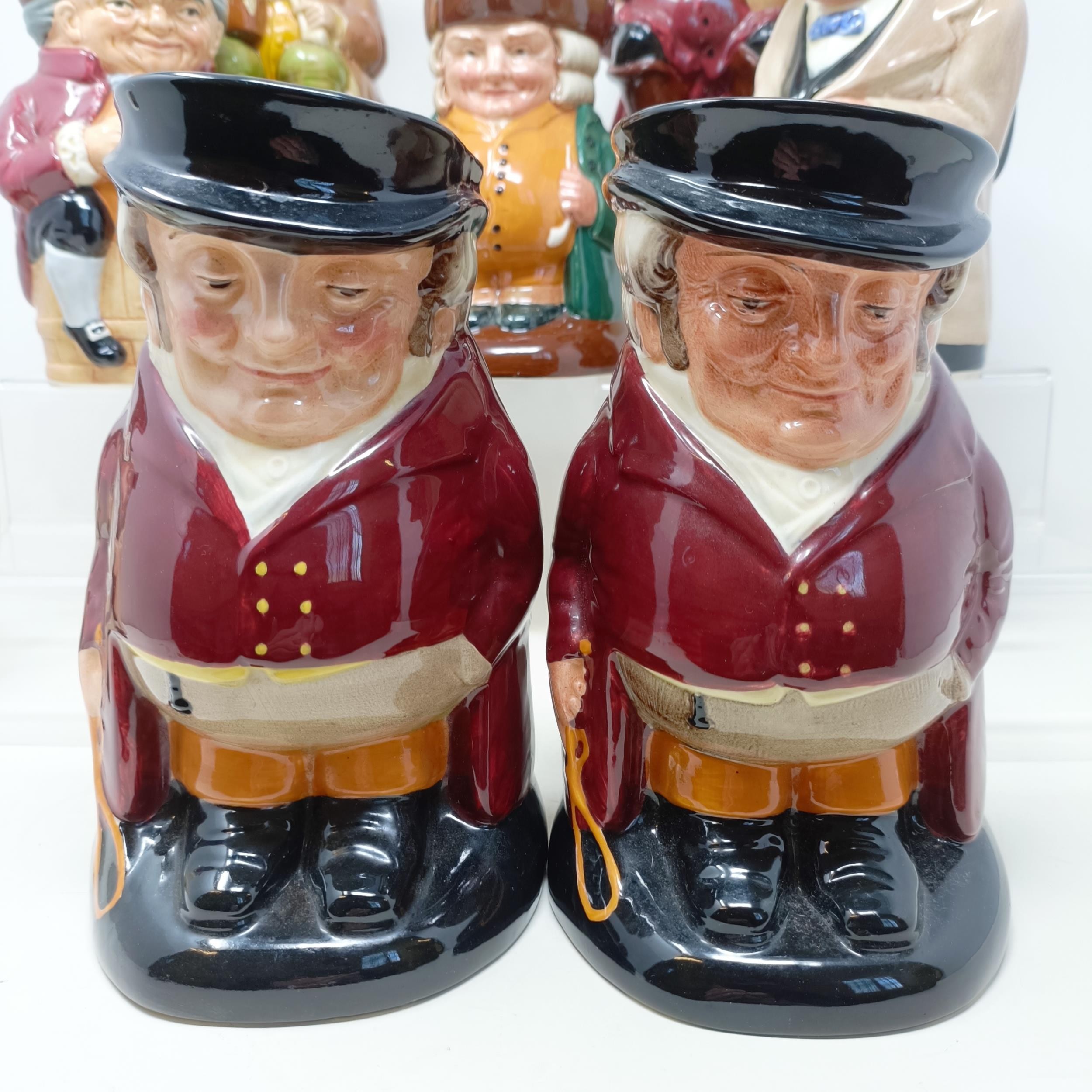 A Royal Doulton Toby jug, Toby XX, The Squire, Sir John Falstaff, Sir Winston Churchill, The - Bild 3 aus 35