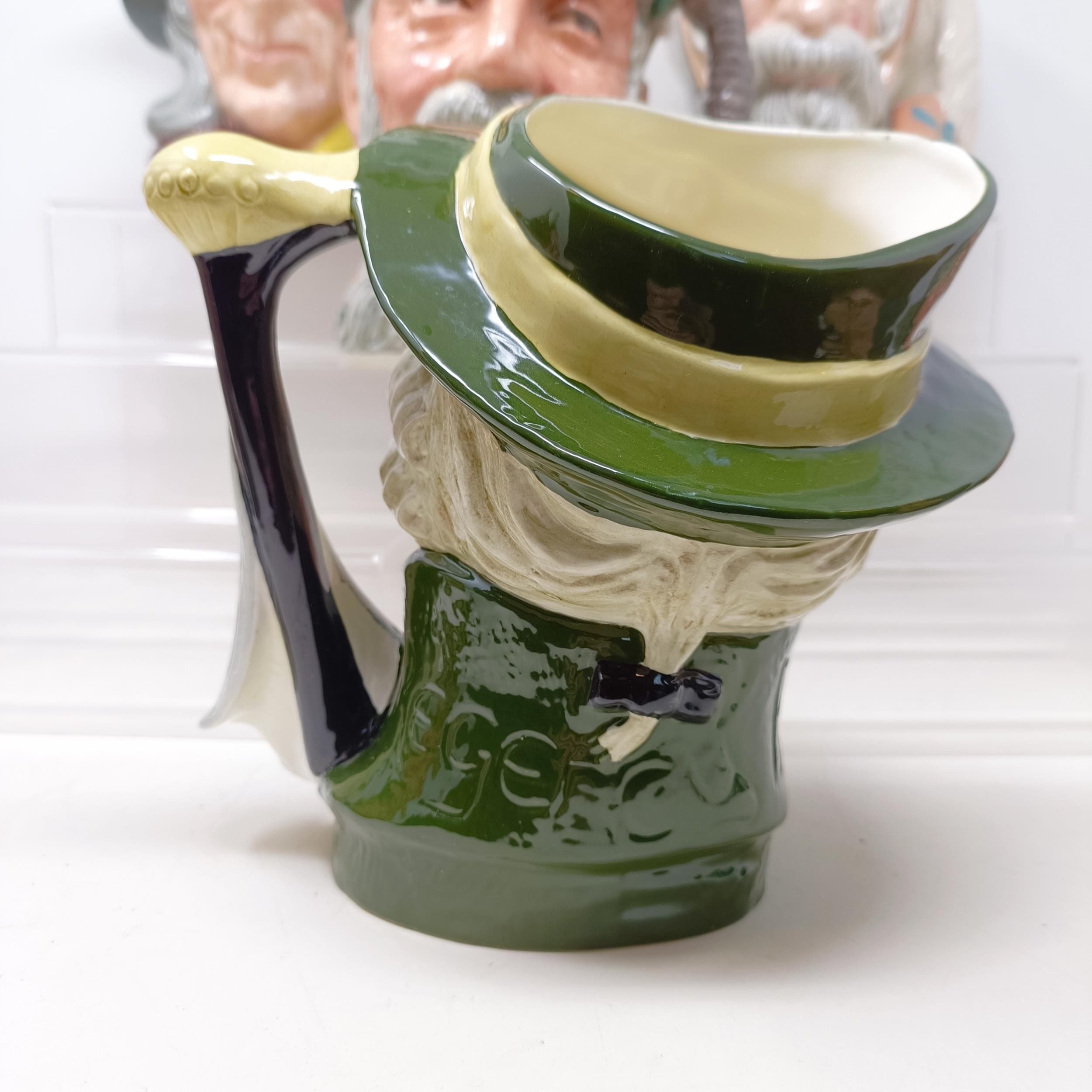 A Royal Doulton character jug, Don Quixote D6455, The Vicar Of Bray ... , Robin Hood D6527, - Bild 20 aus 35