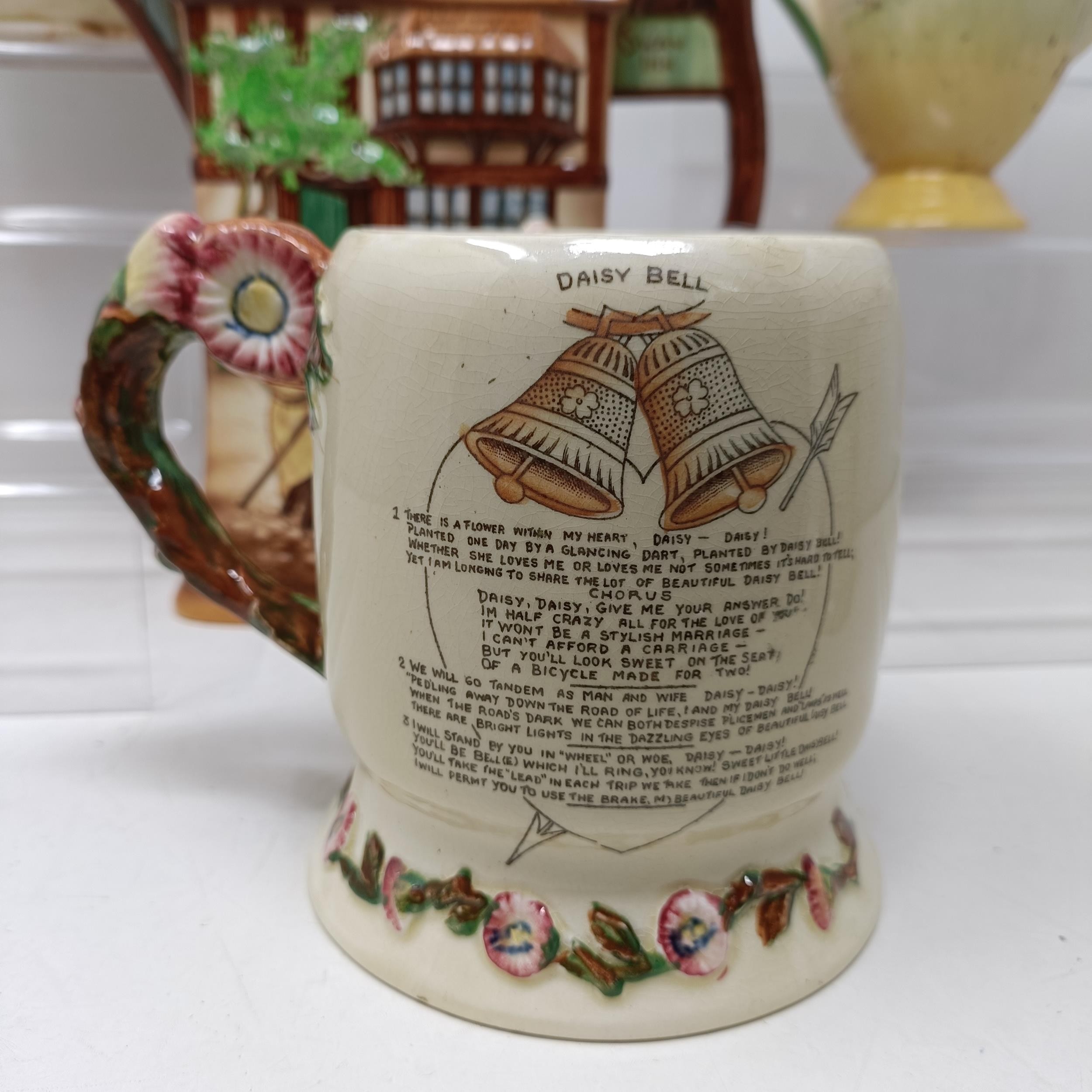 A Royal Doulton Dickens Ware musical jug, The Gaffers Story, 20 cm high, a coffee pot, decorated - Bild 6 aus 28