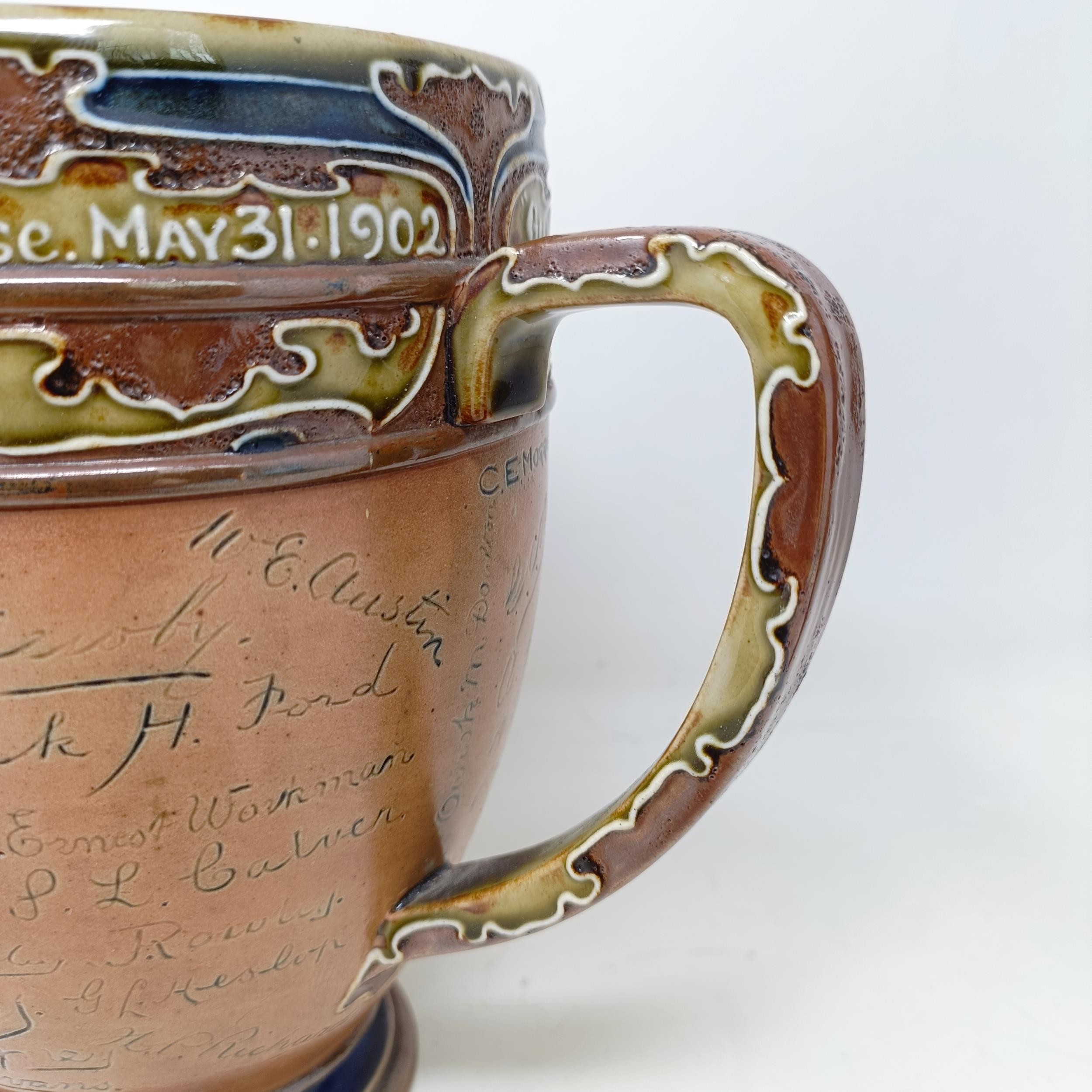 A Royal Doulton three handled retirement loving cup, by Mark Marshall, with various signatures of - Bild 7 aus 11