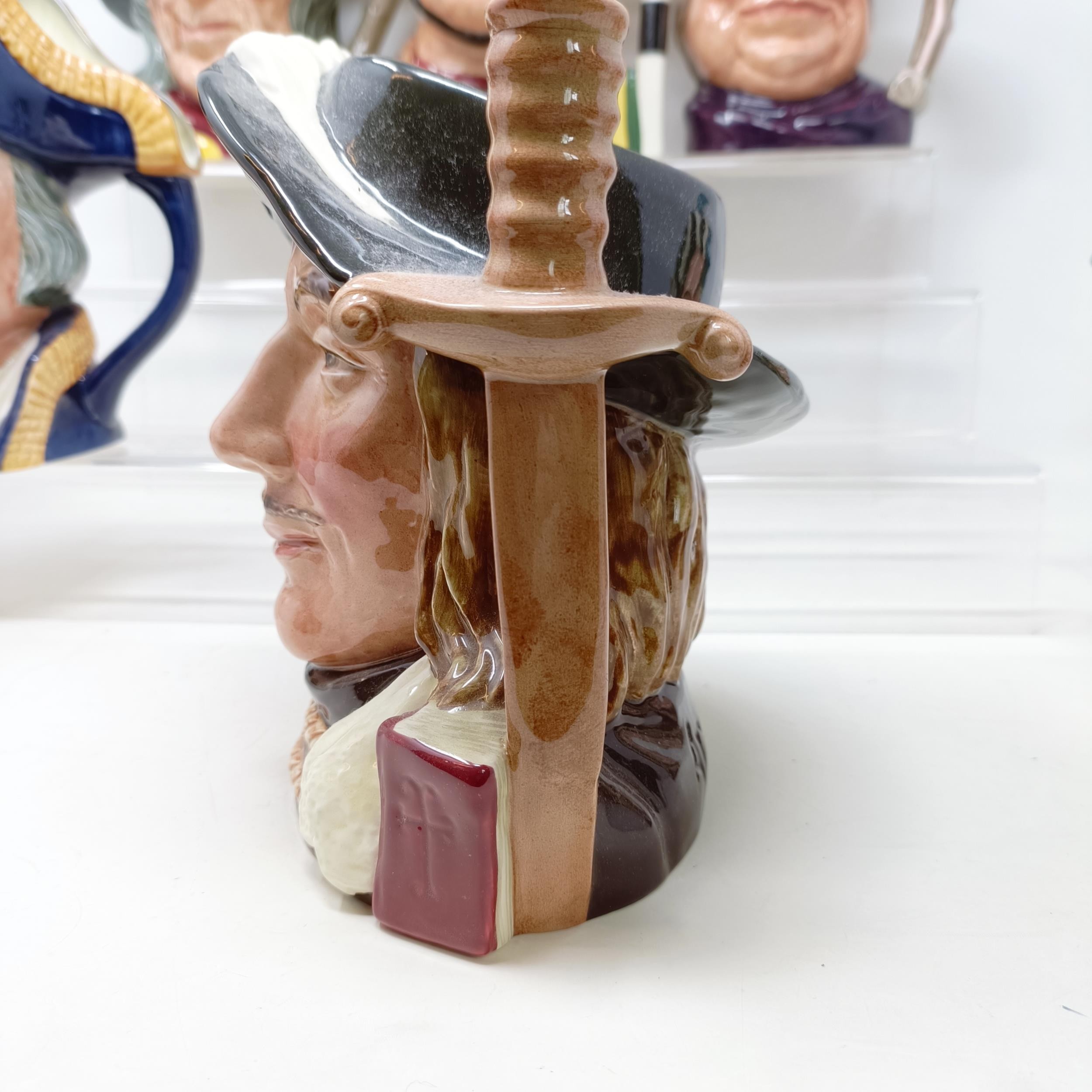 A Royal Doulton character jug, The Falconer D6533, Beefeater D6206, Simon The Cellarer, Ugly Duchess - Bild 14 aus 33