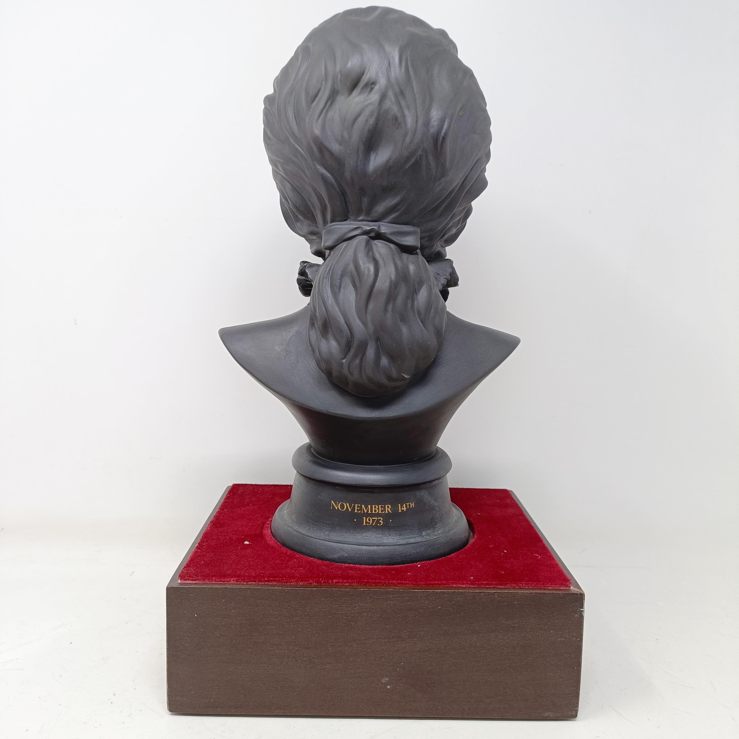 A Royal Doulton limited edition bust, inscribed 'To Celebrate The Wedding Of HRH The Princess Anne', - Image 5 of 10