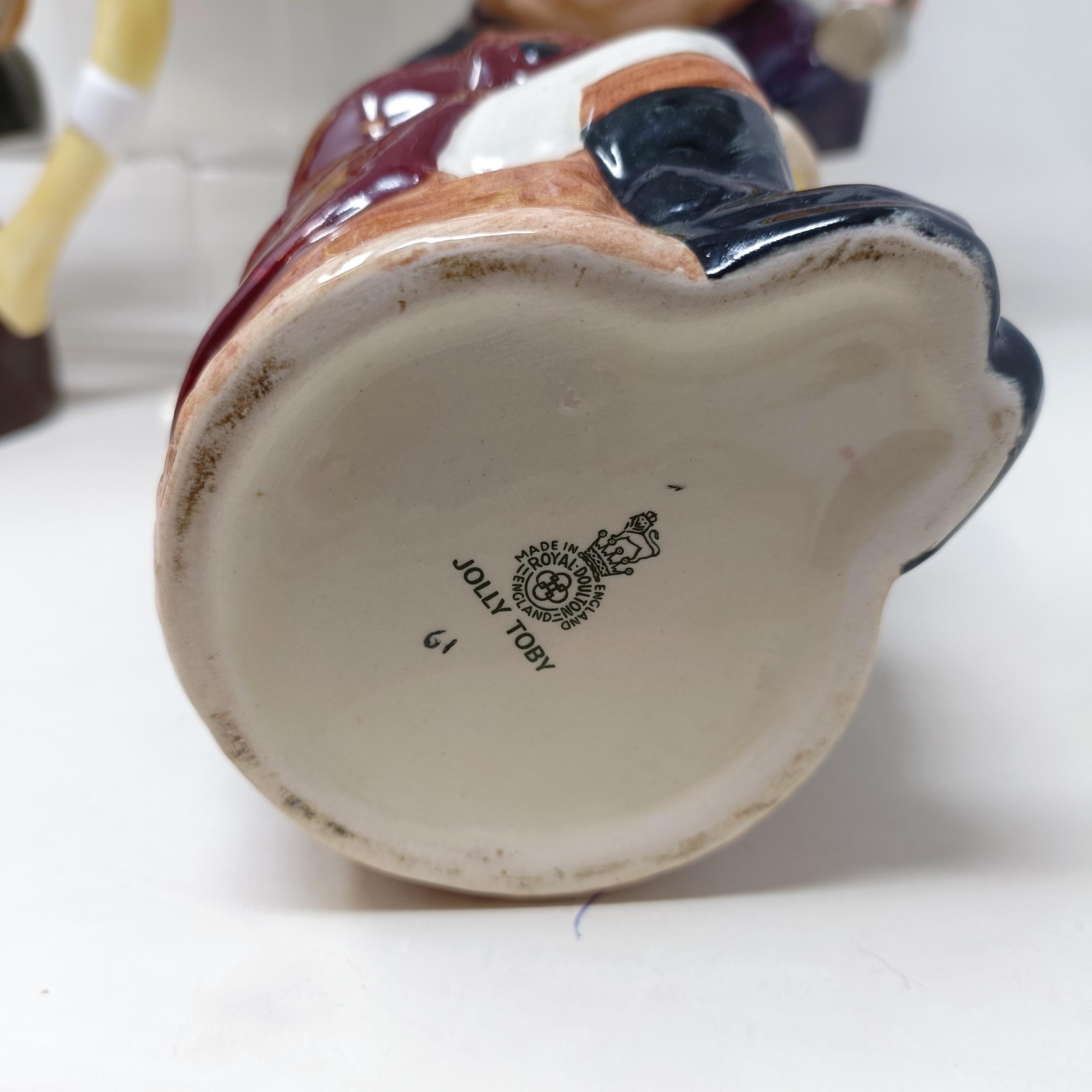 A Royal Doulton character jug, The Falconer D6533, Viking D6496, a Toby jug, Jolly Toby, a character - Bild 11 aus 35