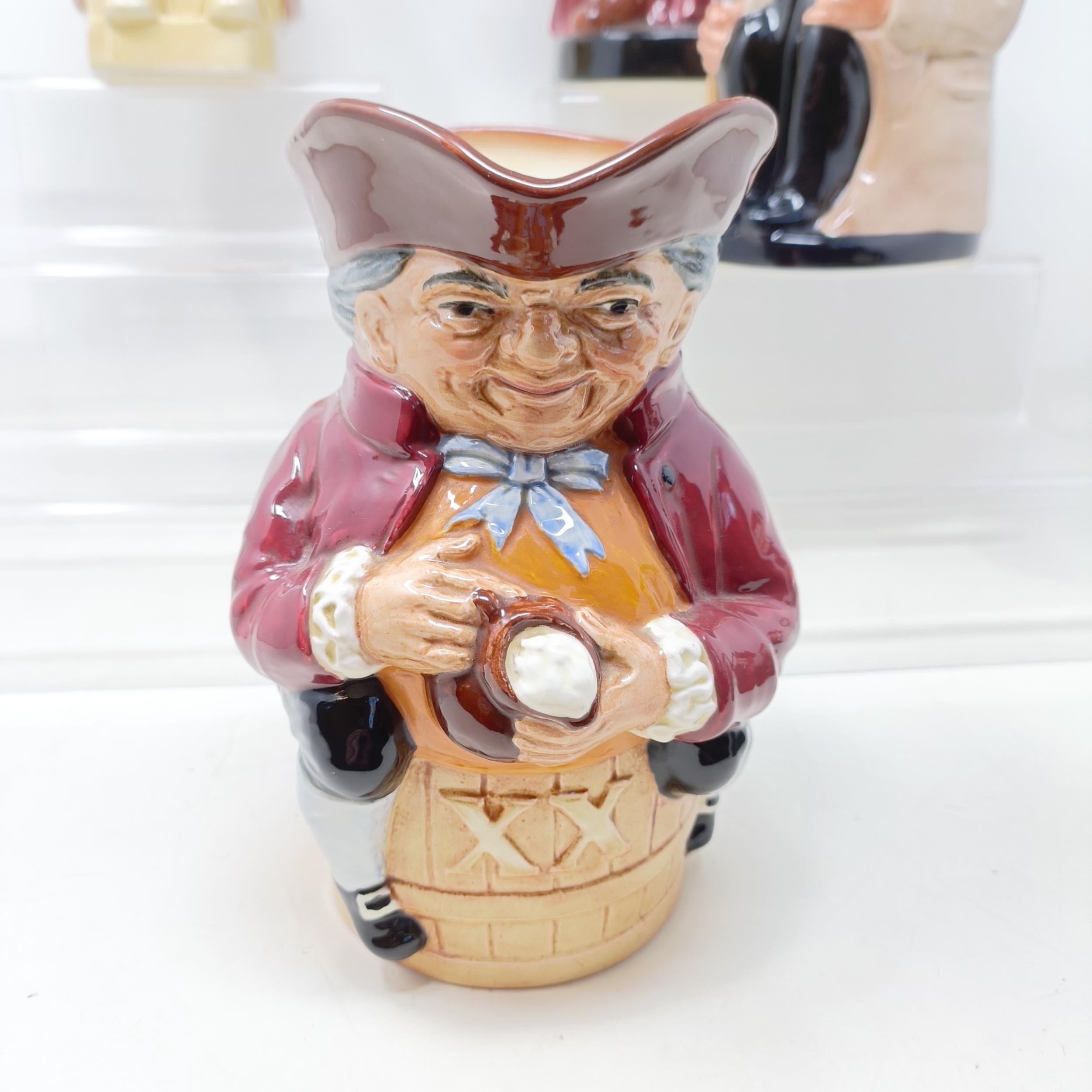 A Royal Doulton Toby jug, Toby XX, The Squire, Sir John Falstaff, Sir Winston Churchill, The - Bild 17 aus 35