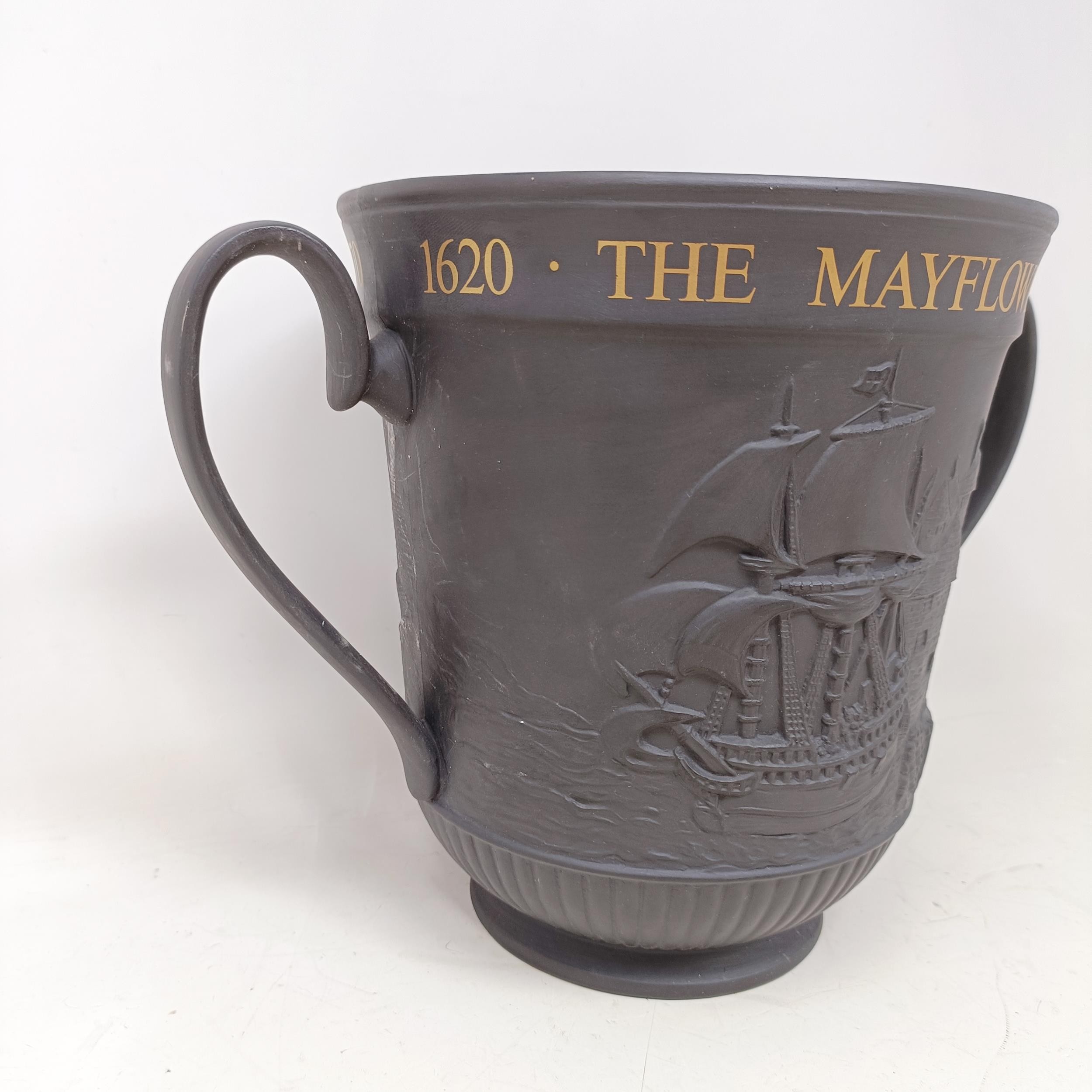 A Royal Doulton commemorative two handled cup, 1620 - The Mayflower 1970, No 309, 20 cm high - Image 2 of 7