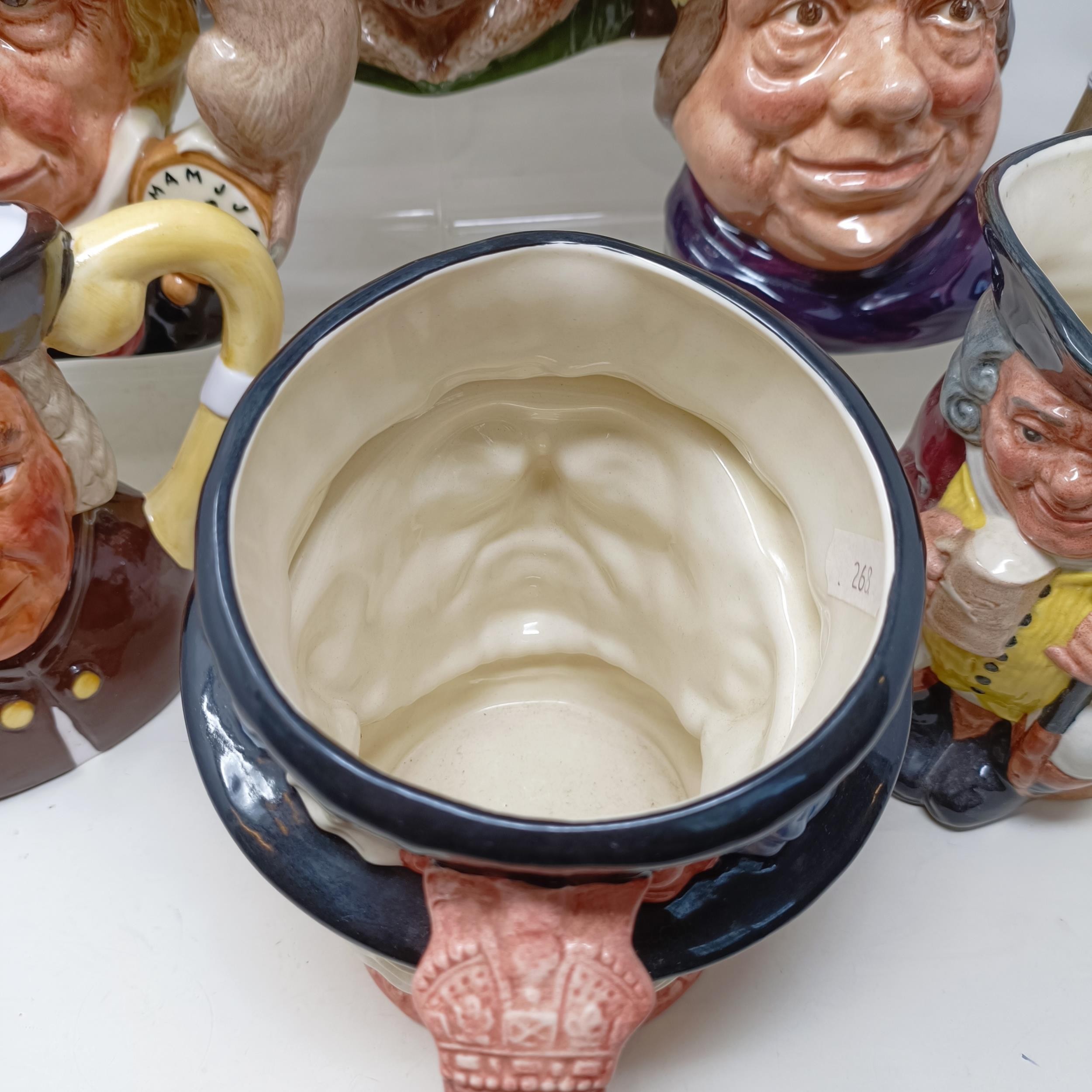 A Royal Doulton character jug, The Falconer D6533, Viking D6496, a Toby jug, Jolly Toby, a character - Bild 5 aus 35