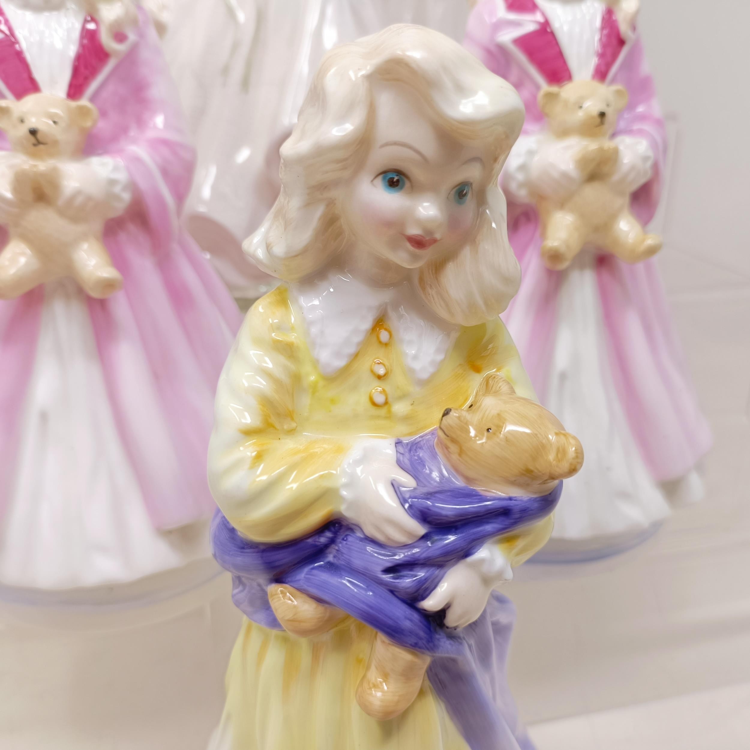 A Royal Doulton figure, Bedtime Story HN2059, Delphine HN2136, Charity HN3087, Faith HN3082, Hope - Bild 13 aus 32