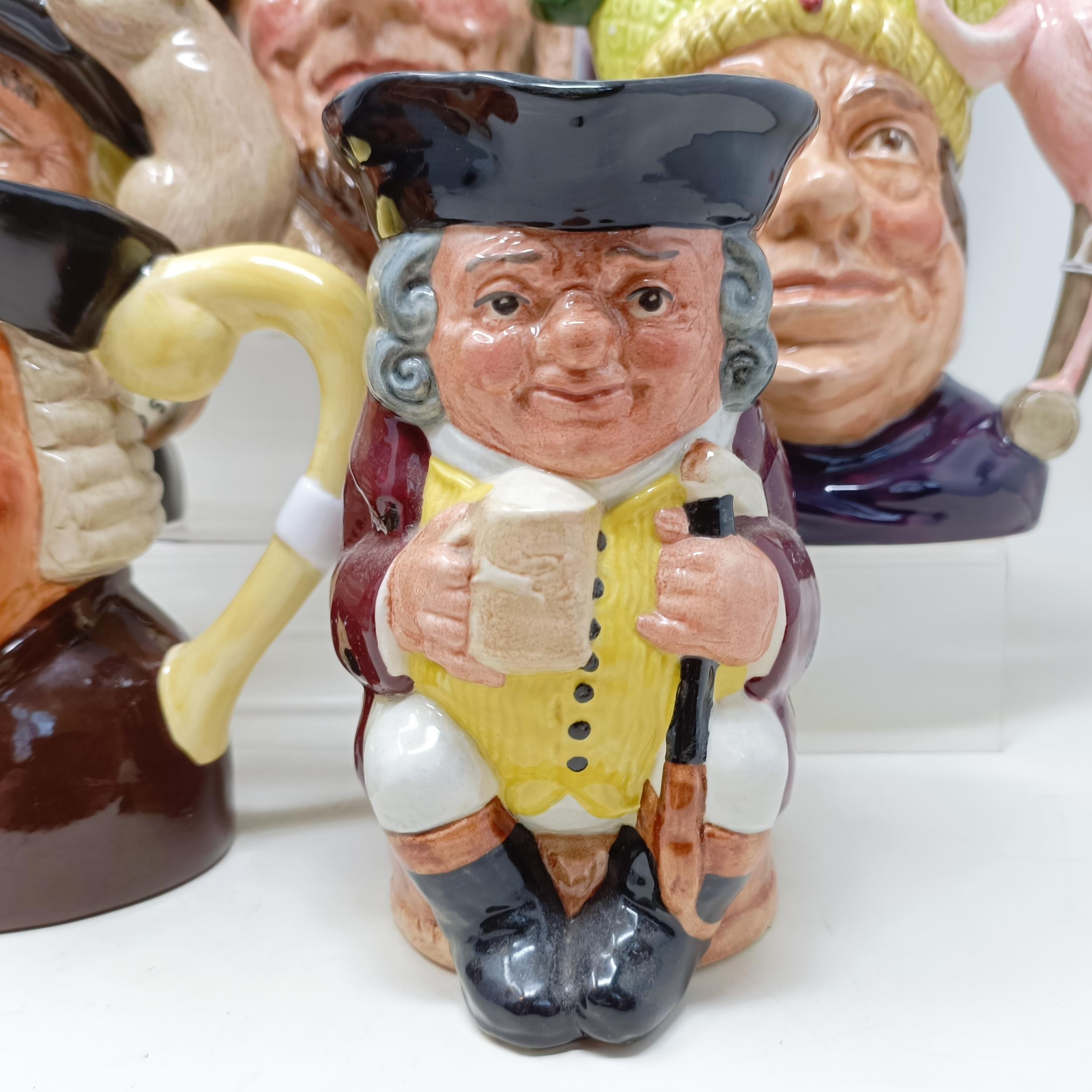 A Royal Doulton character jug, The Falconer D6533, Viking D6496, a Toby jug, Jolly Toby, a character - Bild 7 aus 35