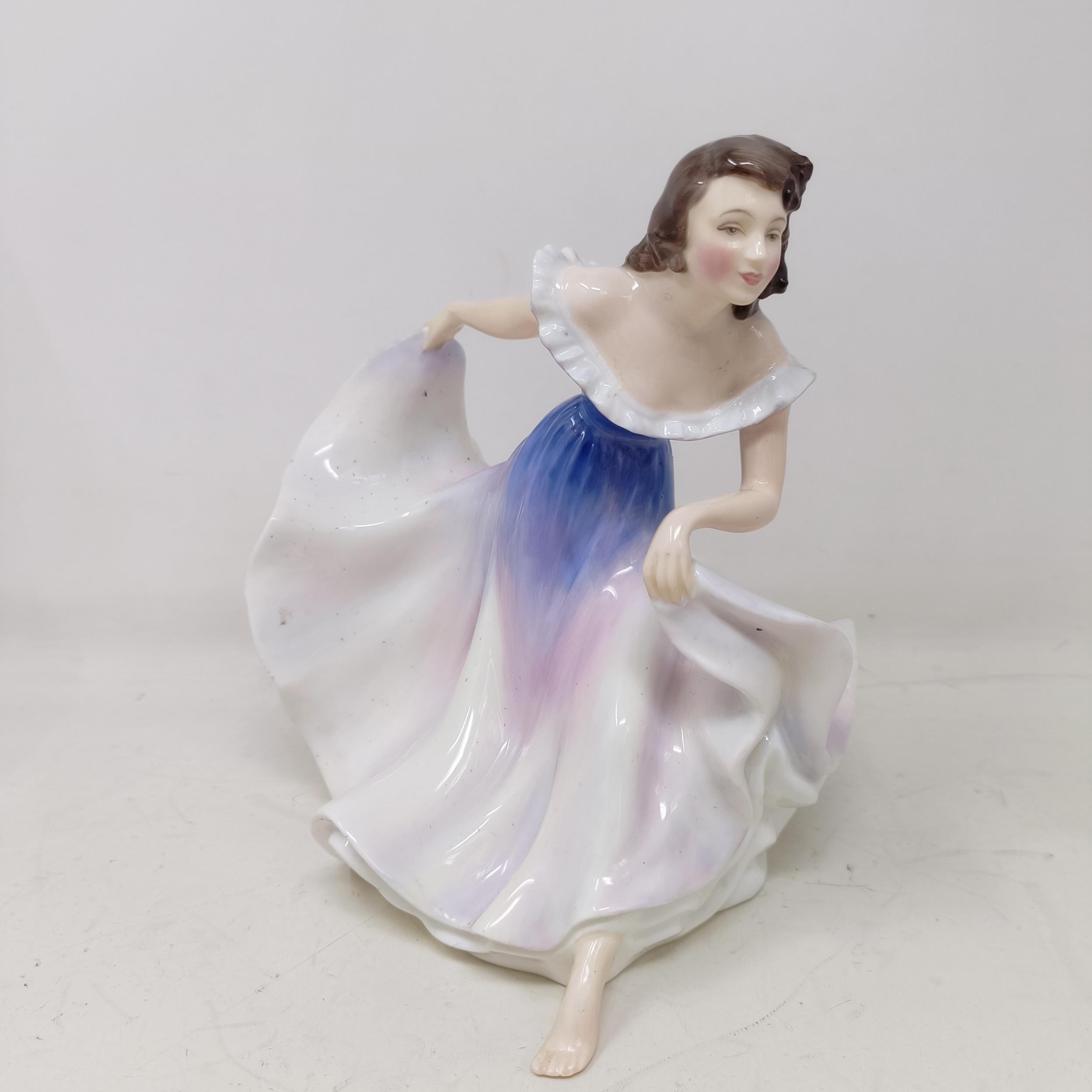 A Royal Doulton figure, Blithe Morning, HN2065, A Gypsy Dance HN2230, Spring Flowers HN1807, - Bild 18 aus 21