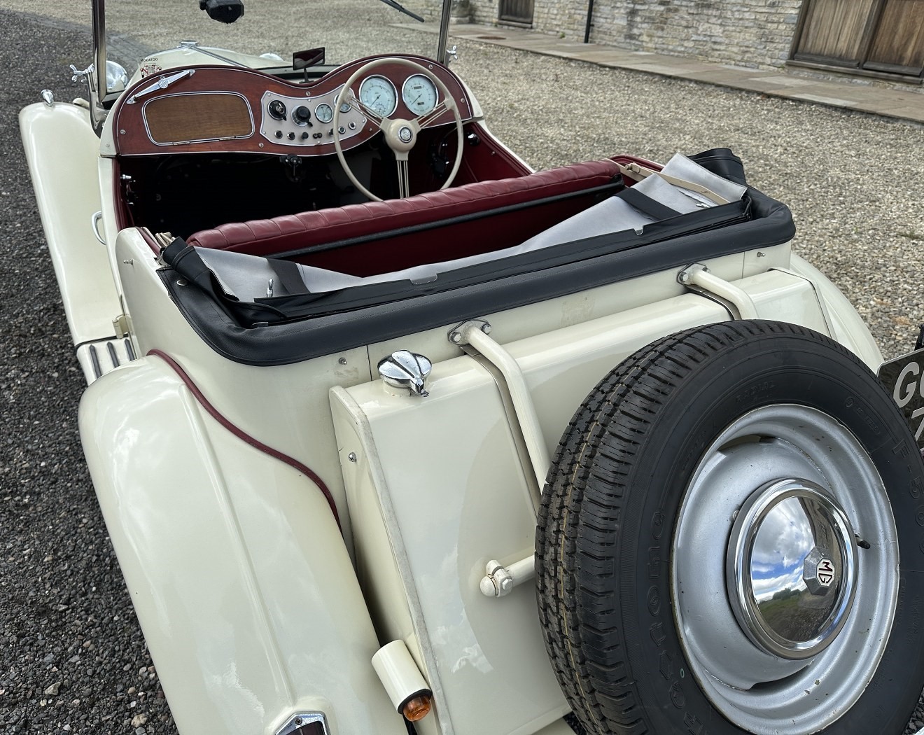 1950 MG TD Being sold without reserve Registration number GCA 678 Chassis number TD0511 Engine - Image 6 of 41