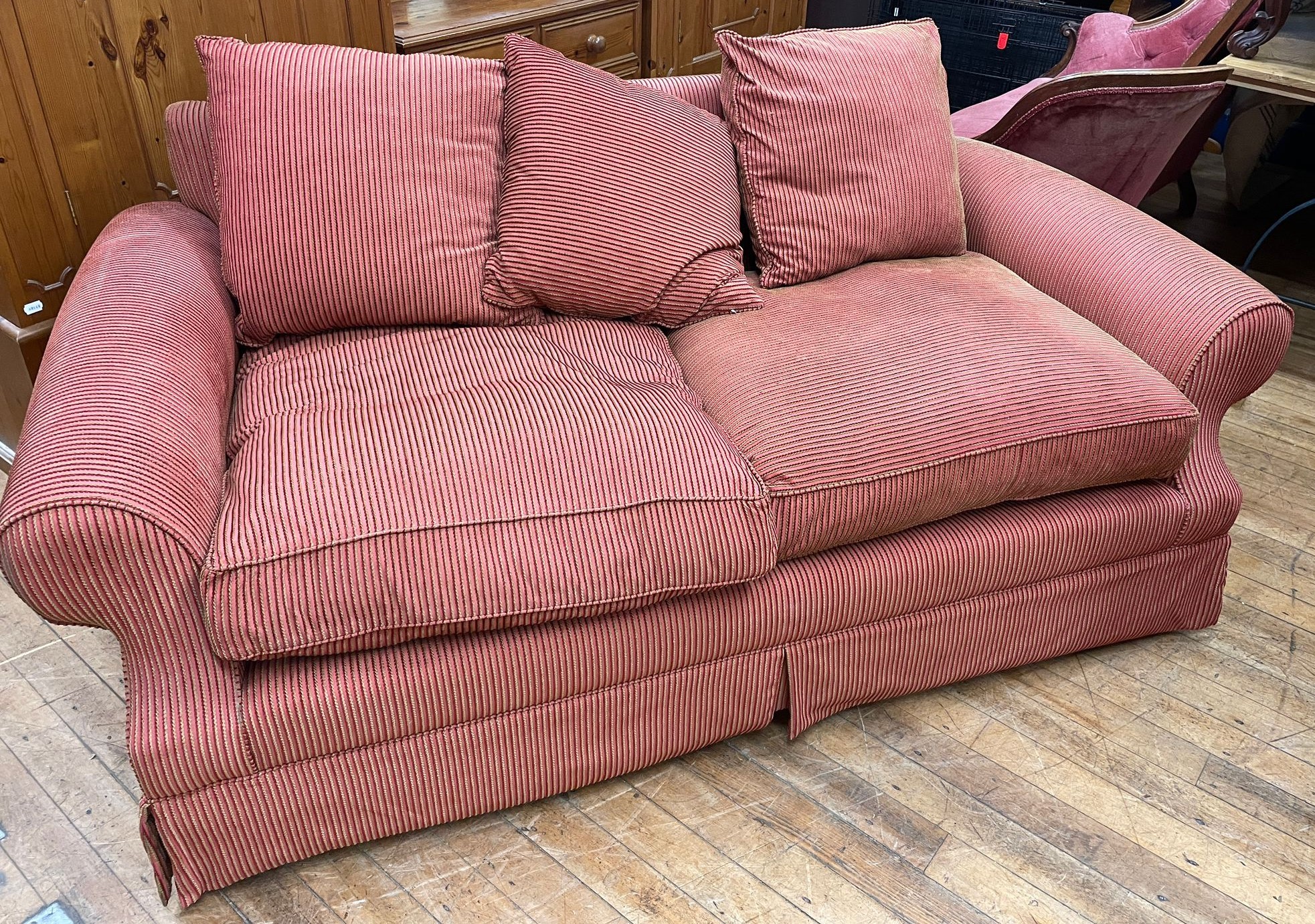 A pair of upholstered three seater sofas (2) 190 cm wide, 100 cm depth, 85 cm high Overall generally - Image 2 of 2