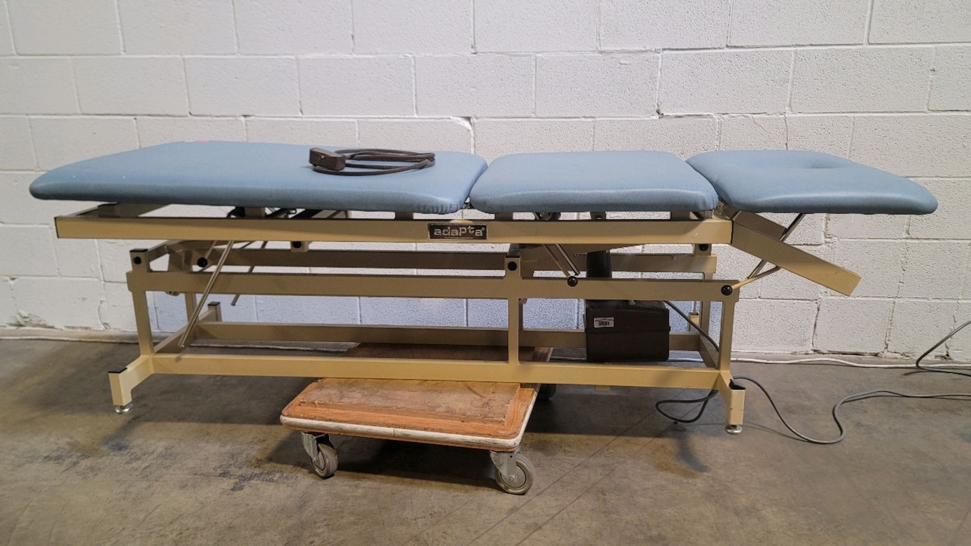 CHATTANOOGA ADAPTA PT TABLE