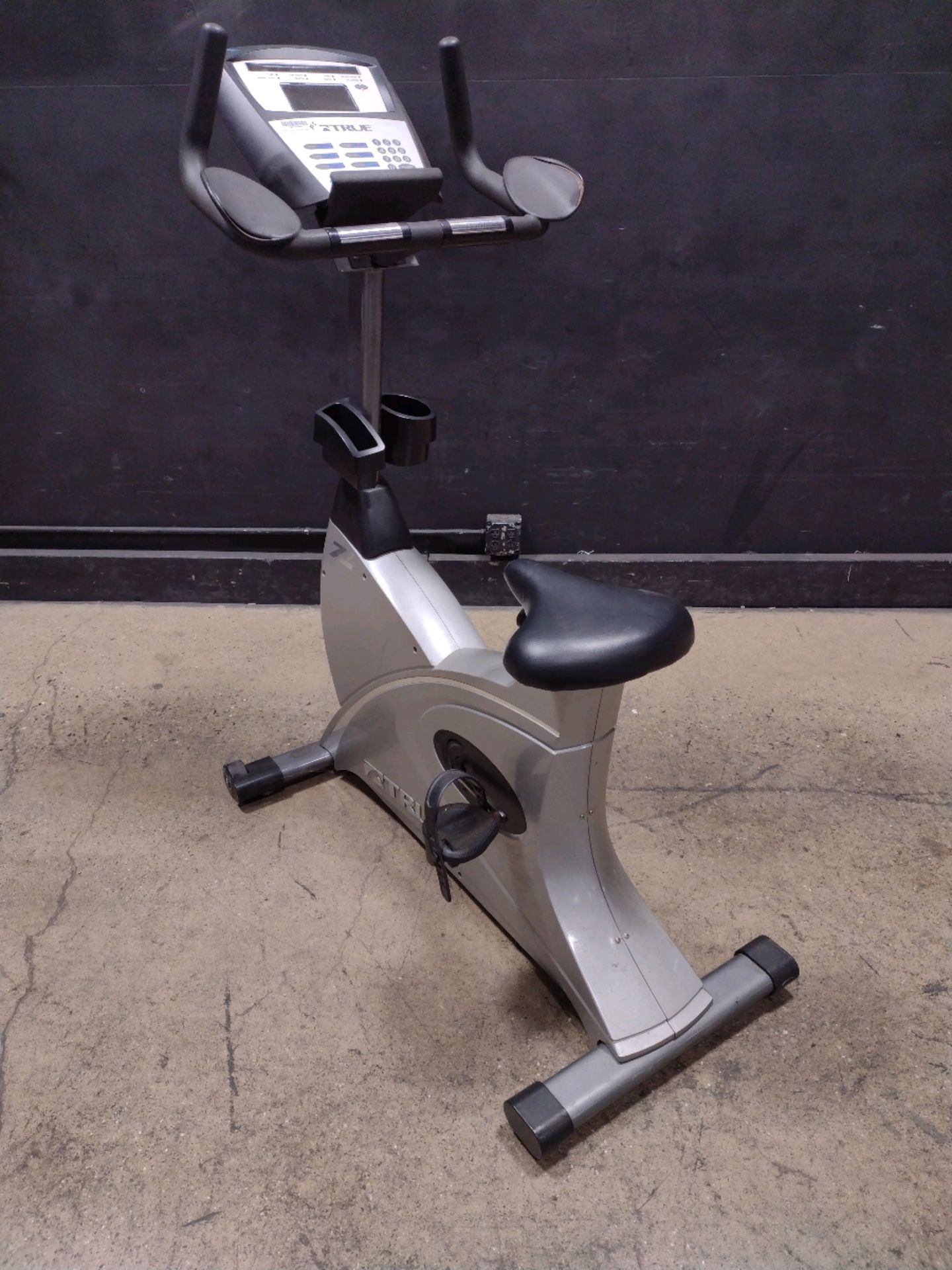 TRUE Z7 RECUMBENT BIKE (LOCATED AT 3325 MOUNT PROSPECT ROAD, FRANKLIN PARK, IL, 60131)