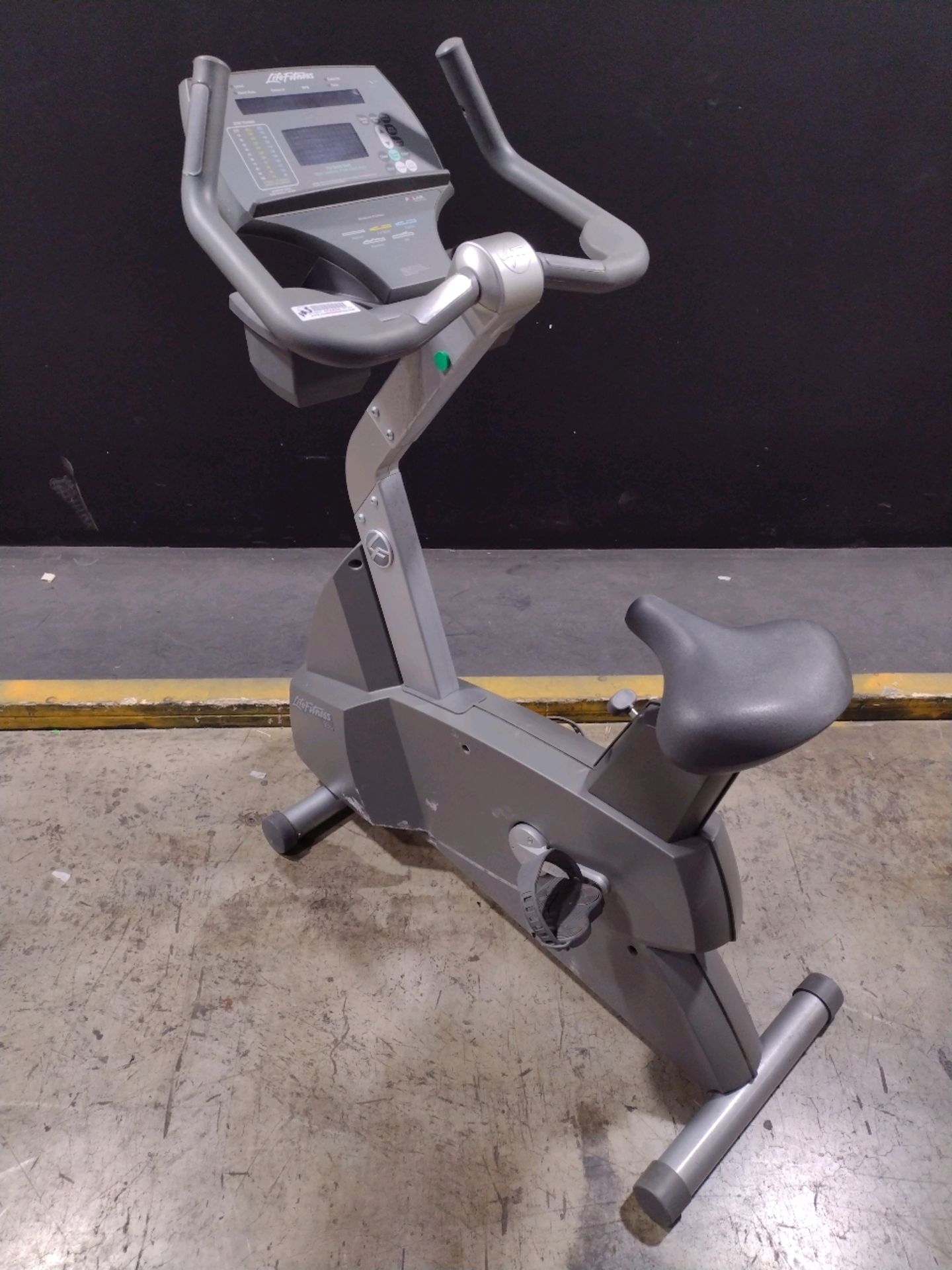 LIFE FITNESS 93CI EXERCISE BIKE (LOCATED AT 3325 MOUNT PROSPECT ROAD, FRANKLIN PARK, IL, 60131) - Bild 2 aus 2