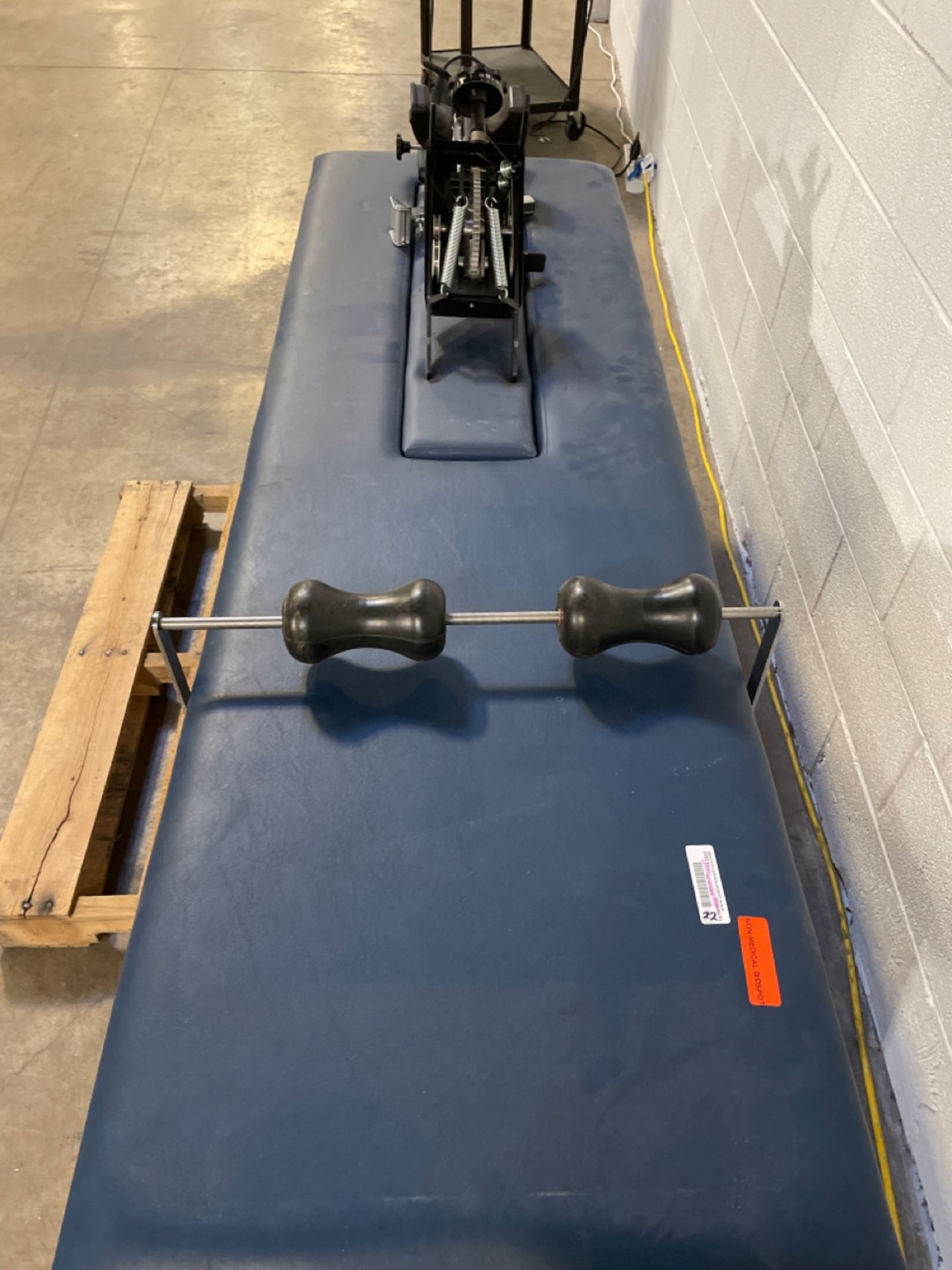 HILL LAB. ANATOMOTOR TRACTION TABLE - Image 4 of 4