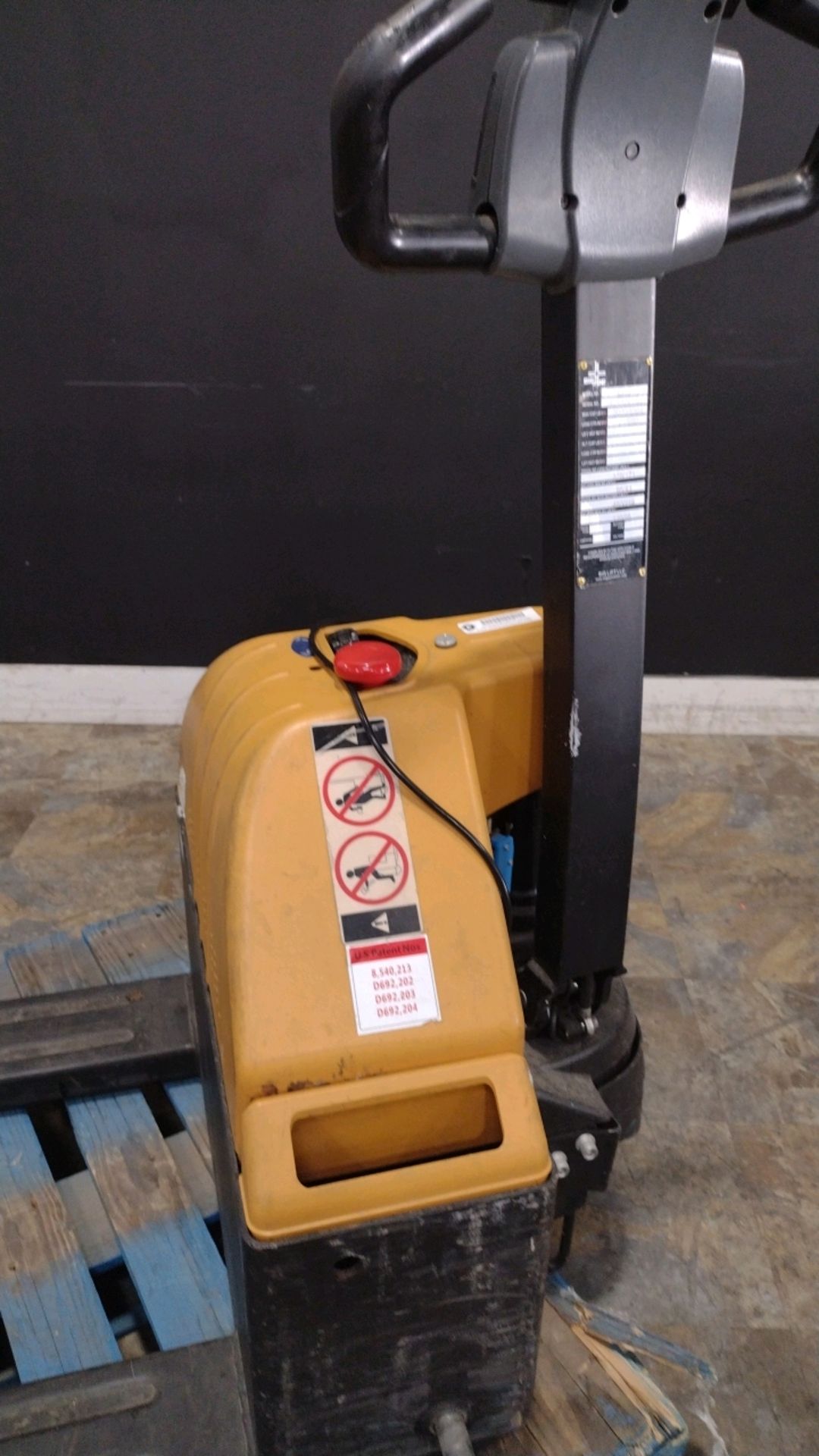 BIG JOE E-30 PALLET JACK (LOCATED AT 701 NW 33RD ST #150 POMPANO BEACH, FL 33064) - Image 2 of 4