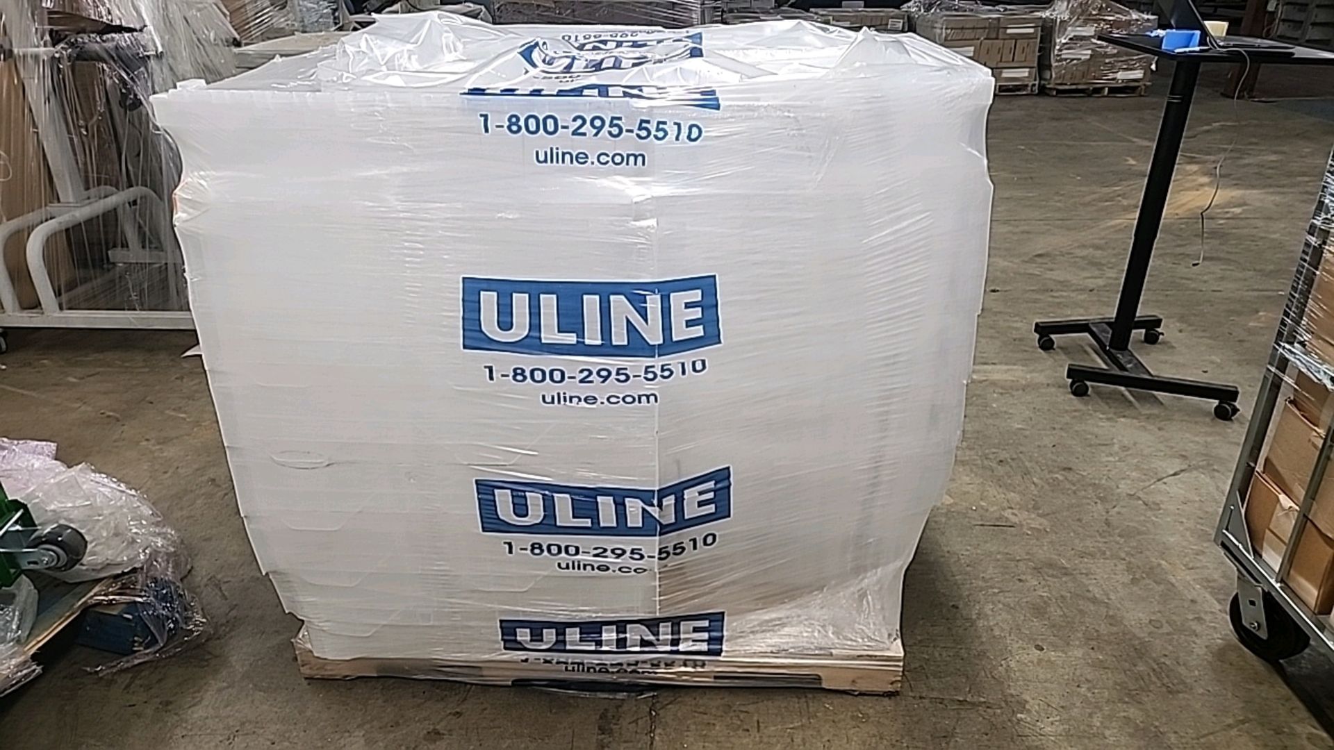 ULINE PLASTIC CONTAINER AND LID, QTY(1) PALLET LOCATION: 100 GOLDEN DR. CODE: 365