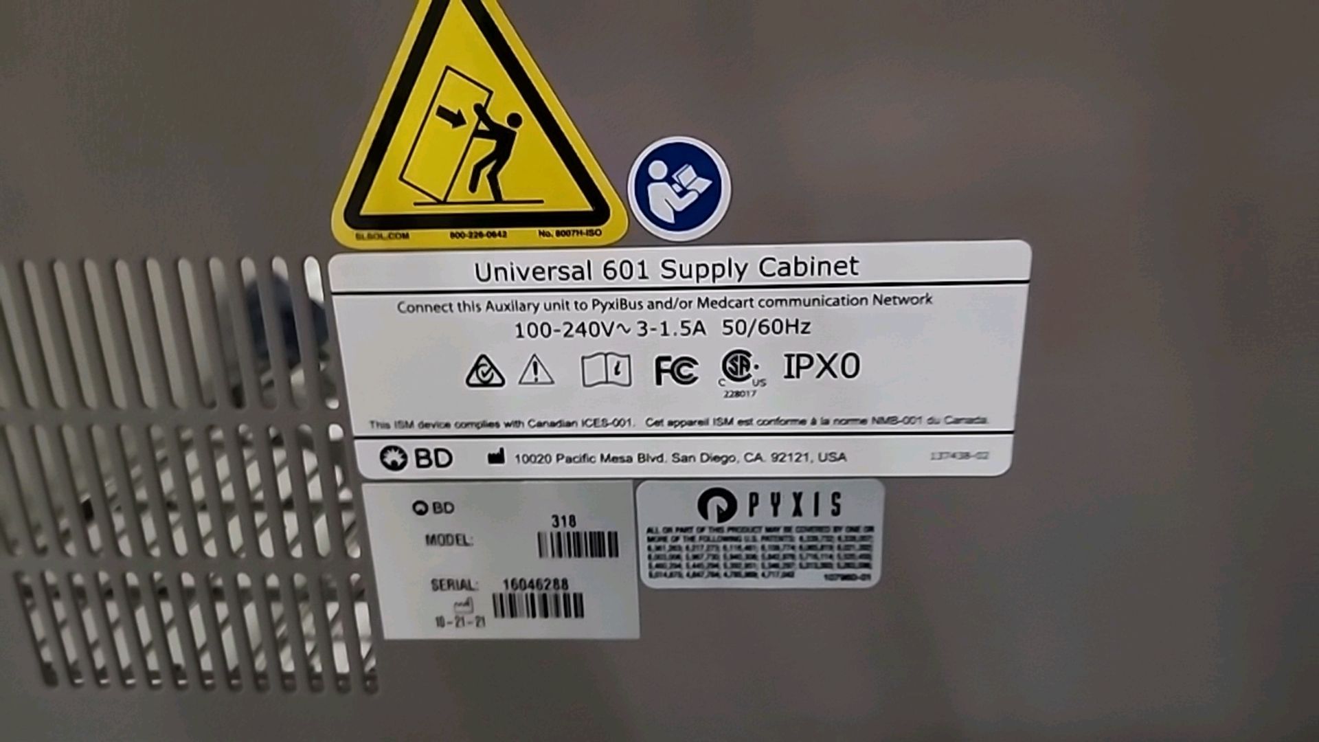 BD PYXIS 318 UNIVERSAL 601 SUPPLY CABINET, 2-DOOR, QTY(2) LOCATION: 100 GOLDEN DR. CODE: 197 - Image 2 of 3