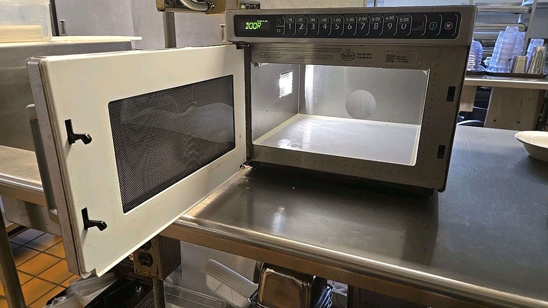 AMANA HDC12A2 COMMERCIAL COUNTERTOP MICROWAVE - Image 2 of 4