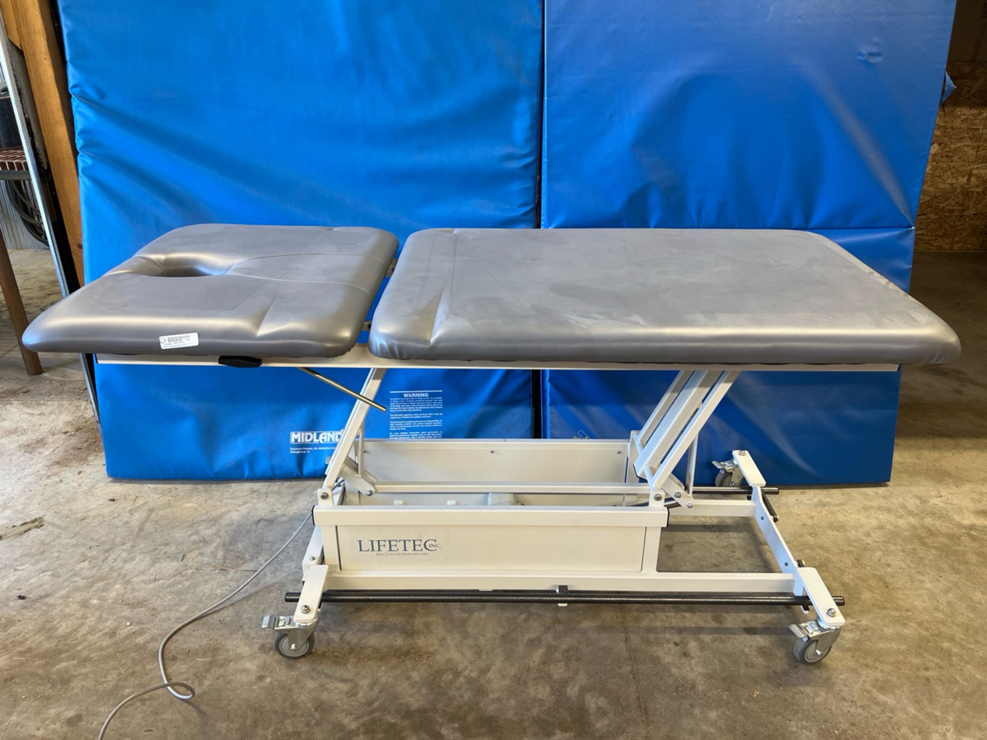 LIFETEC LAMBA234 POWER THERAPY TABLE - Image 2 of 3