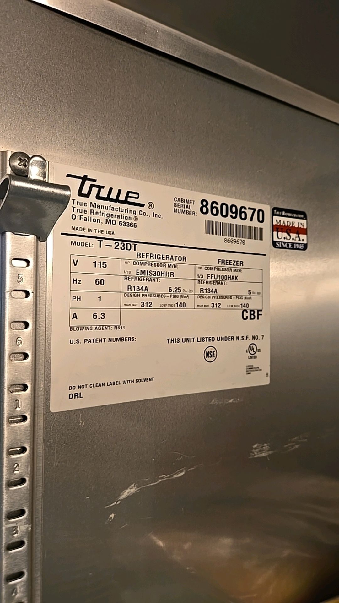 TRUE T-23DT COMMERCIAL DUAL COMPARTMENT REFRIGERATOR/FREEZER ON WHEELS - Image 3 of 3