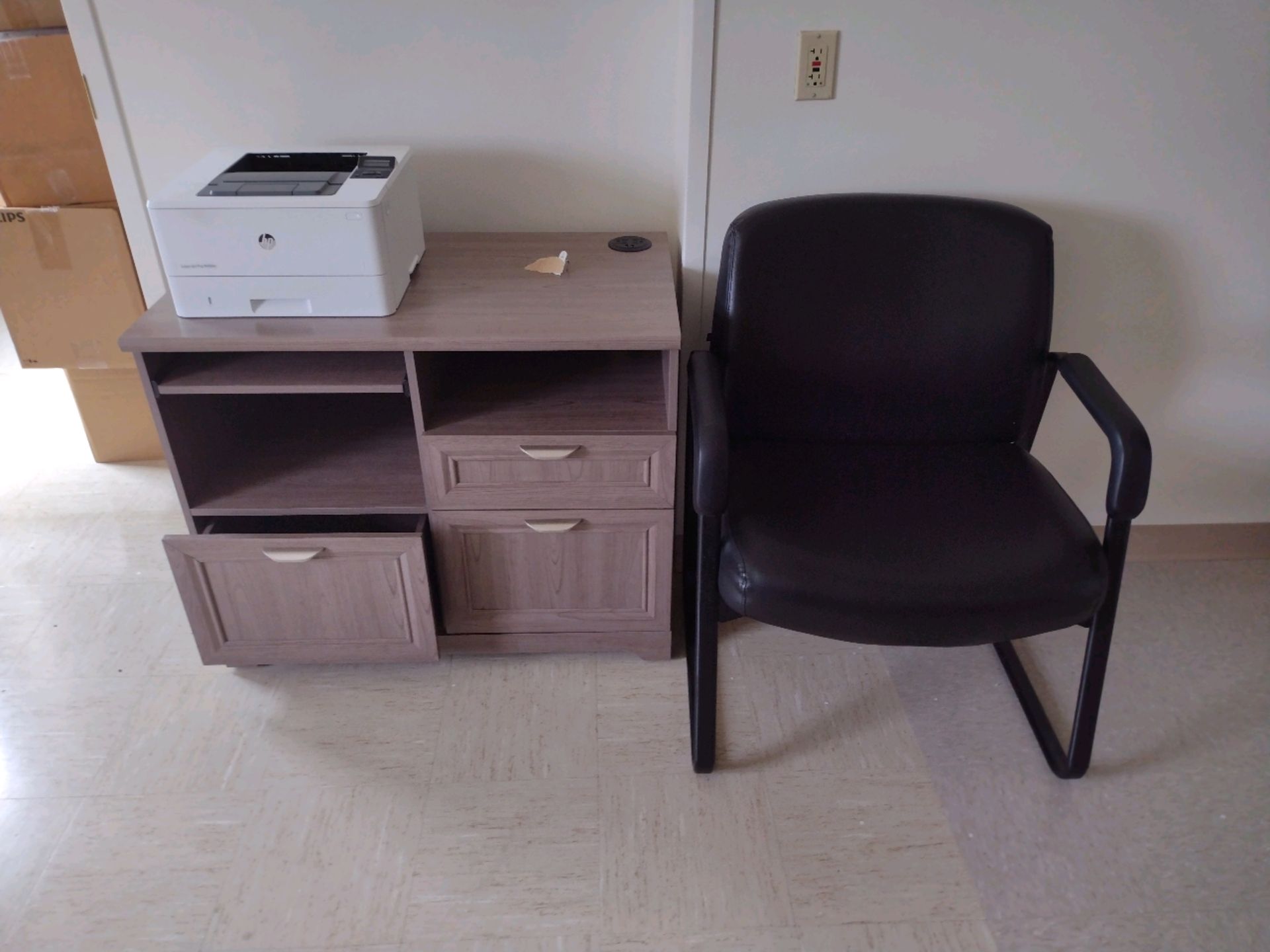 OFFICE TO INCLUDE: DESK, SIDE CABINET, SIDE CHAIR, TELEPHONE, 2- MONITORS - Image 2 of 4