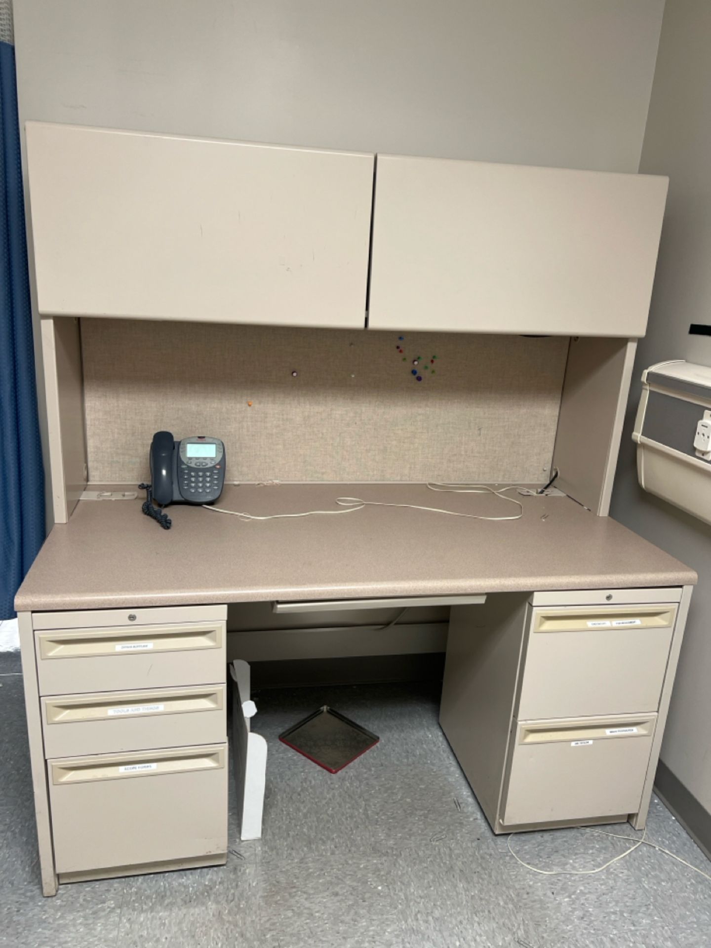 OFFICE TO INCLUDE: QTY. (2) DESKS, QTY. (2) 4-DRAWER FILE CABINETS - Image 2 of 3