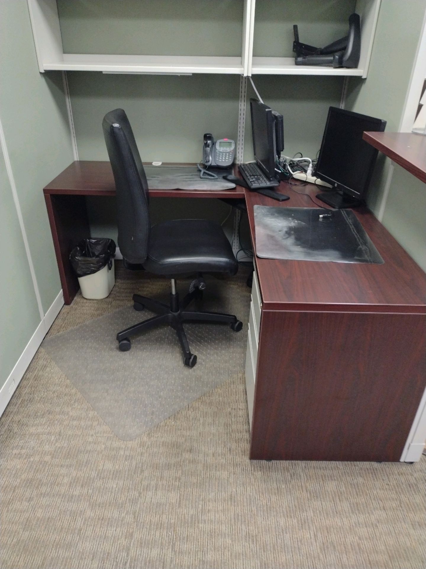 OFFICE SUITE TO INCLUDE: 8 WORK STATION MODULAR CUBICLE SYSTEM WITH CHAIRS, PRINTERS, MONITORS, - Image 7 of 16