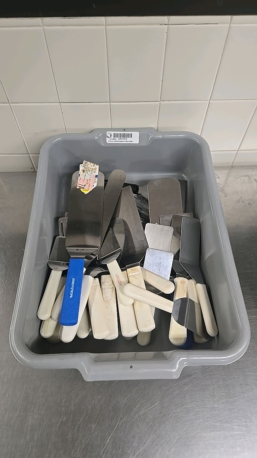 BIN OF ASSORTED SPATULAS