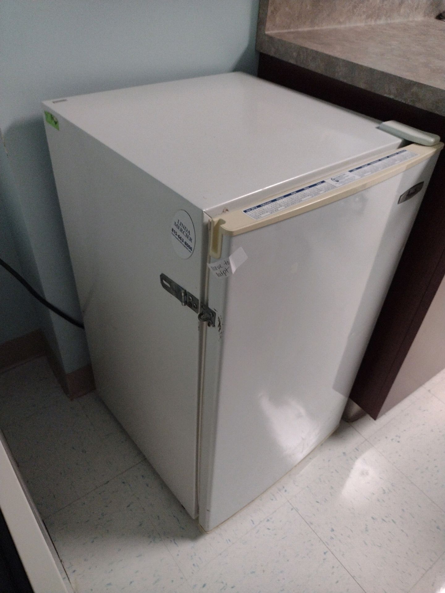 BREAK ROOM TO INCLUDE: REFRIGERATOR, MINI-REFRIGERATOR, TABLE AND CHAIRS (ICE MACHINE NOT INCLUDED) - Image 2 of 3