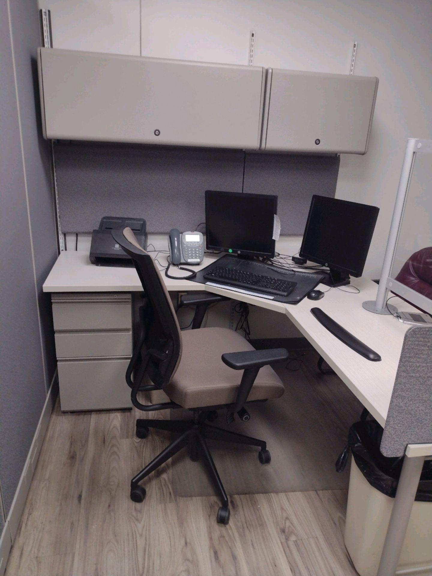 OFFICE SUITE INCLUDE: 6 WORKSTATION CUBICLE, LEXMARK PRINTER, HP PRINTER, 3- CANON DR-C130