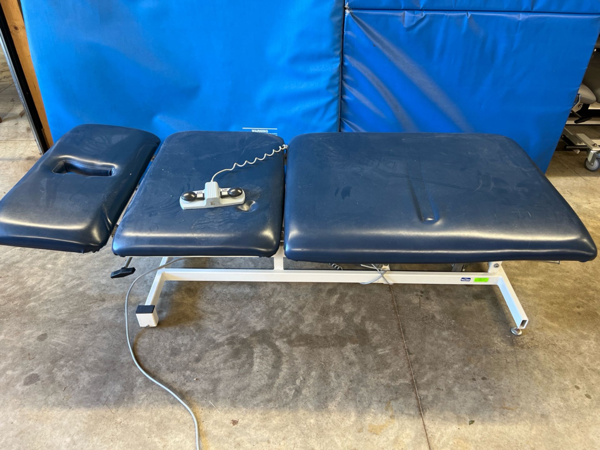 ARMEDICA AM-331 POWER TREATMENT TABLE WITH FOOT CONTROL
