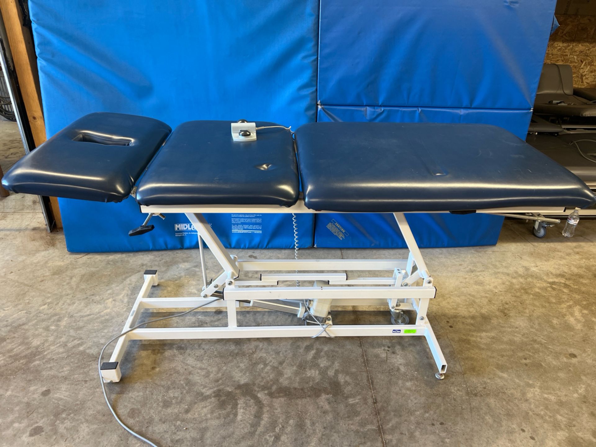 ARMEDICA AM-331 POWER TREATMENT TABLE WITH FOOT CONTROL - Image 2 of 3