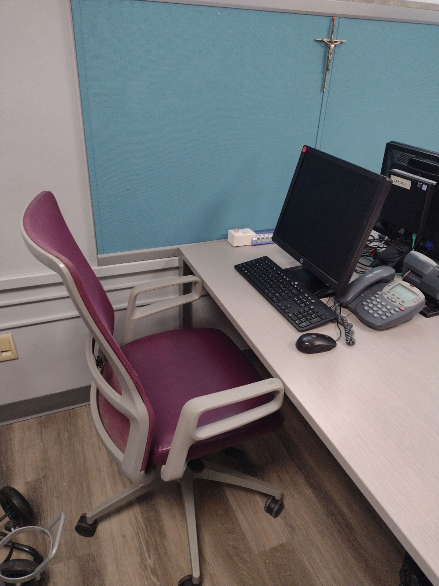 OFFICE TO INCLUDE: 8' TABLE, 2 DRAWER, 5 CHAIRS, HP LASERJET ENTERPRISE M507 PRINTER, CANON - Image 5 of 13