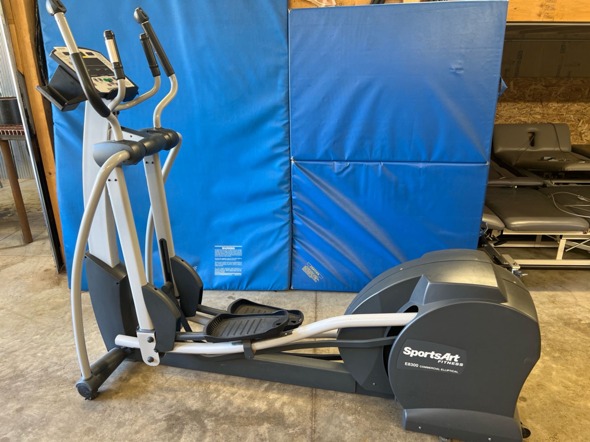 SPORTSART E8300 ELLIPTICAL TRAINER